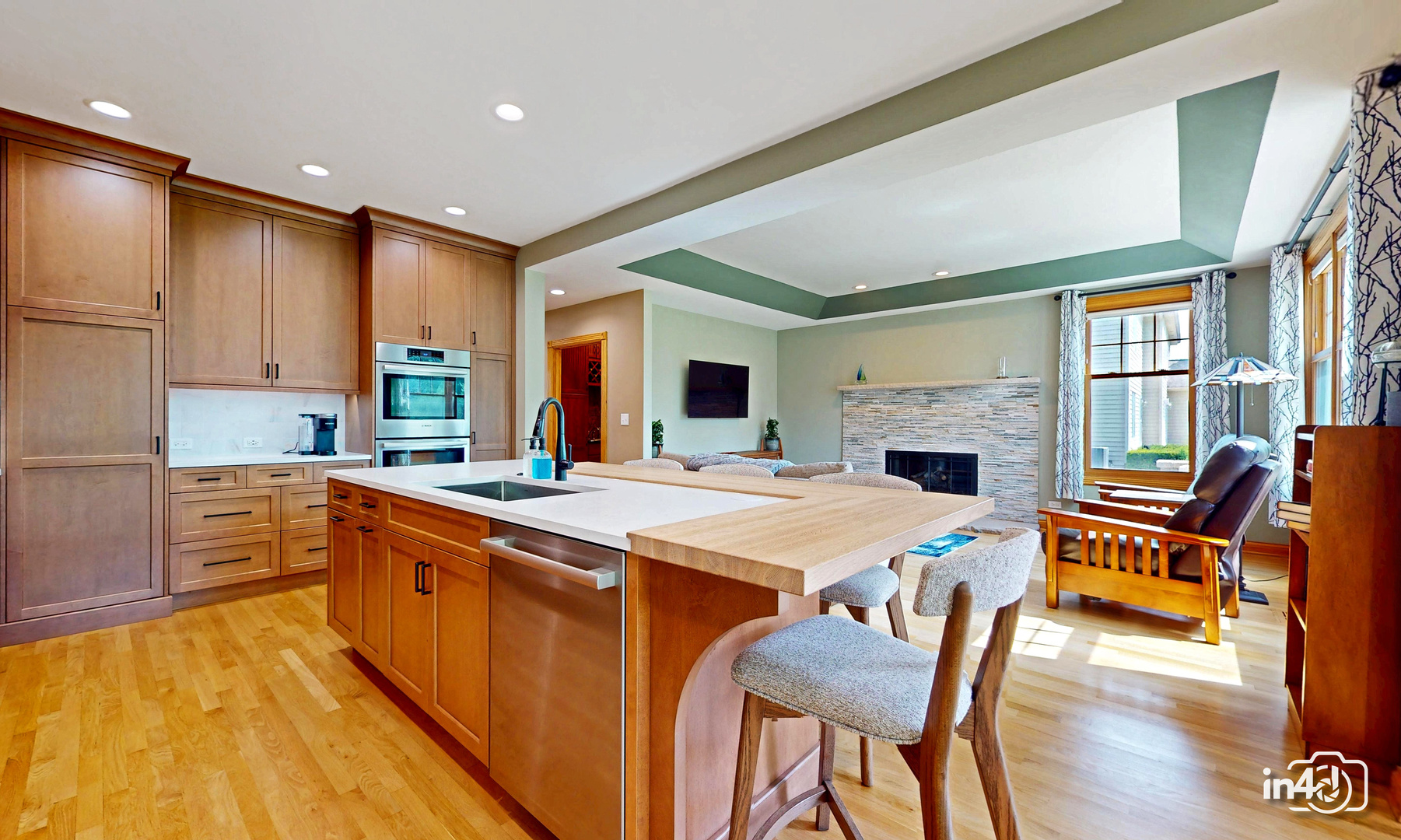 40W139 Jack London Street, St. Charles, IL 60175