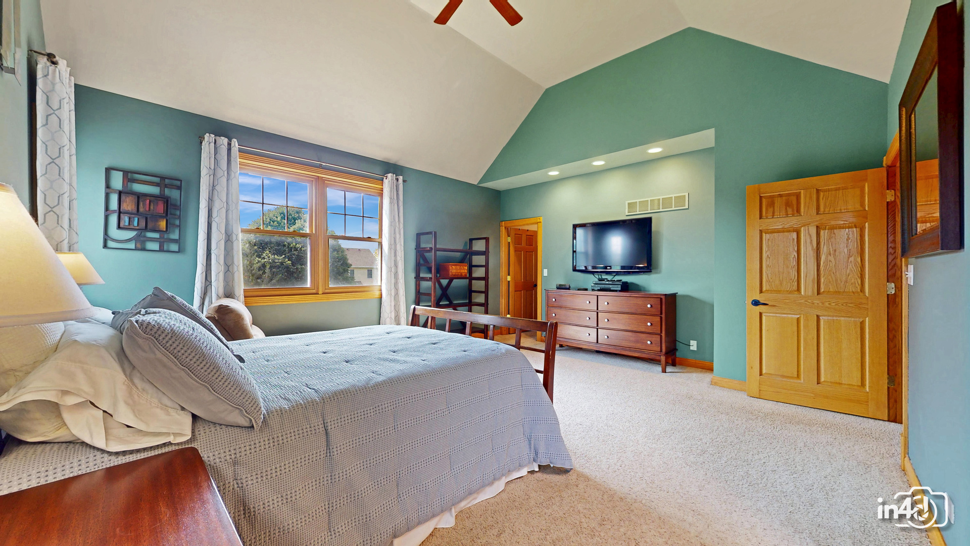 40W139 Jack London Street, St. Charles, IL 60175