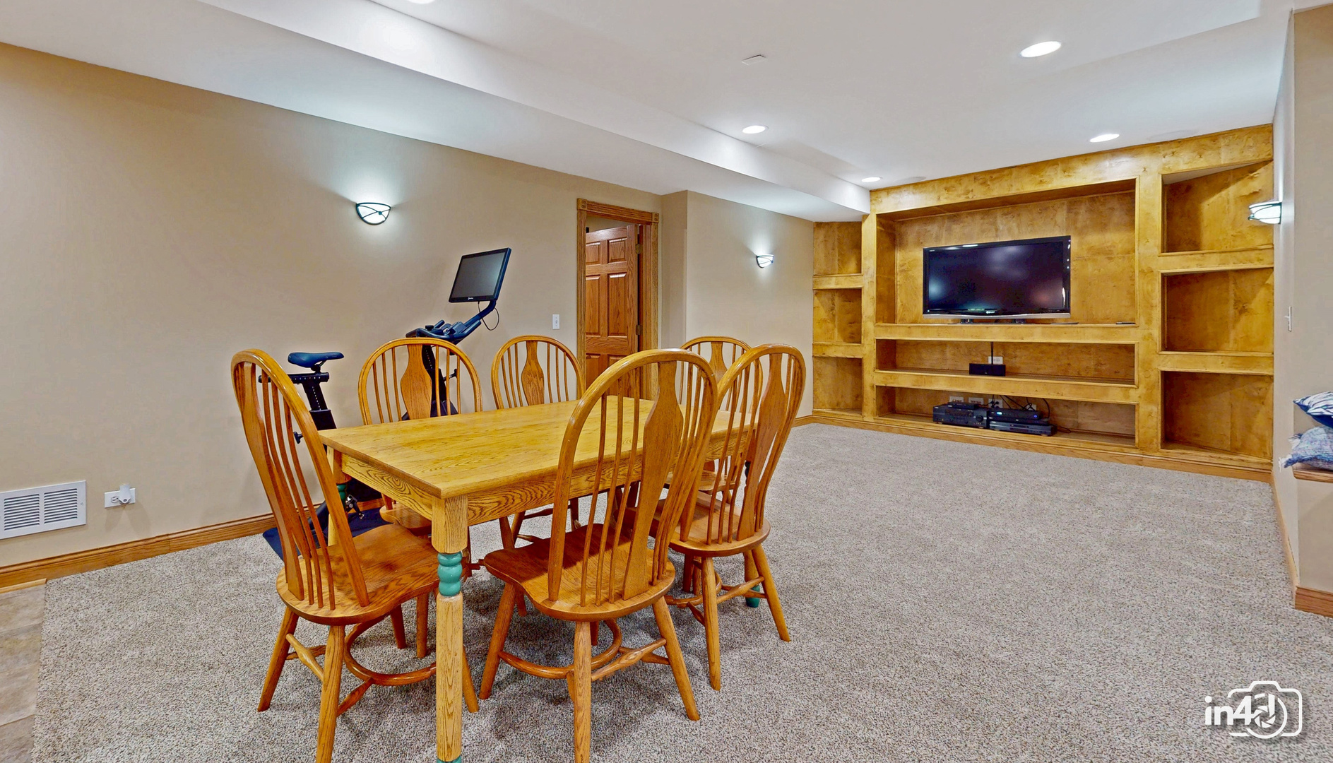 40W139 Jack London Street, St. Charles, IL 60175