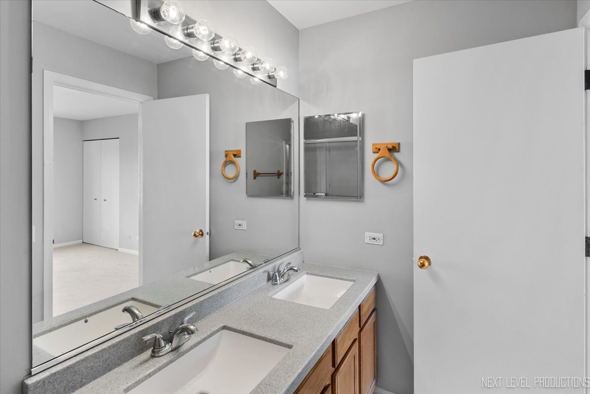 2553 Carrolwood Road #-, Naperville, IL 60540