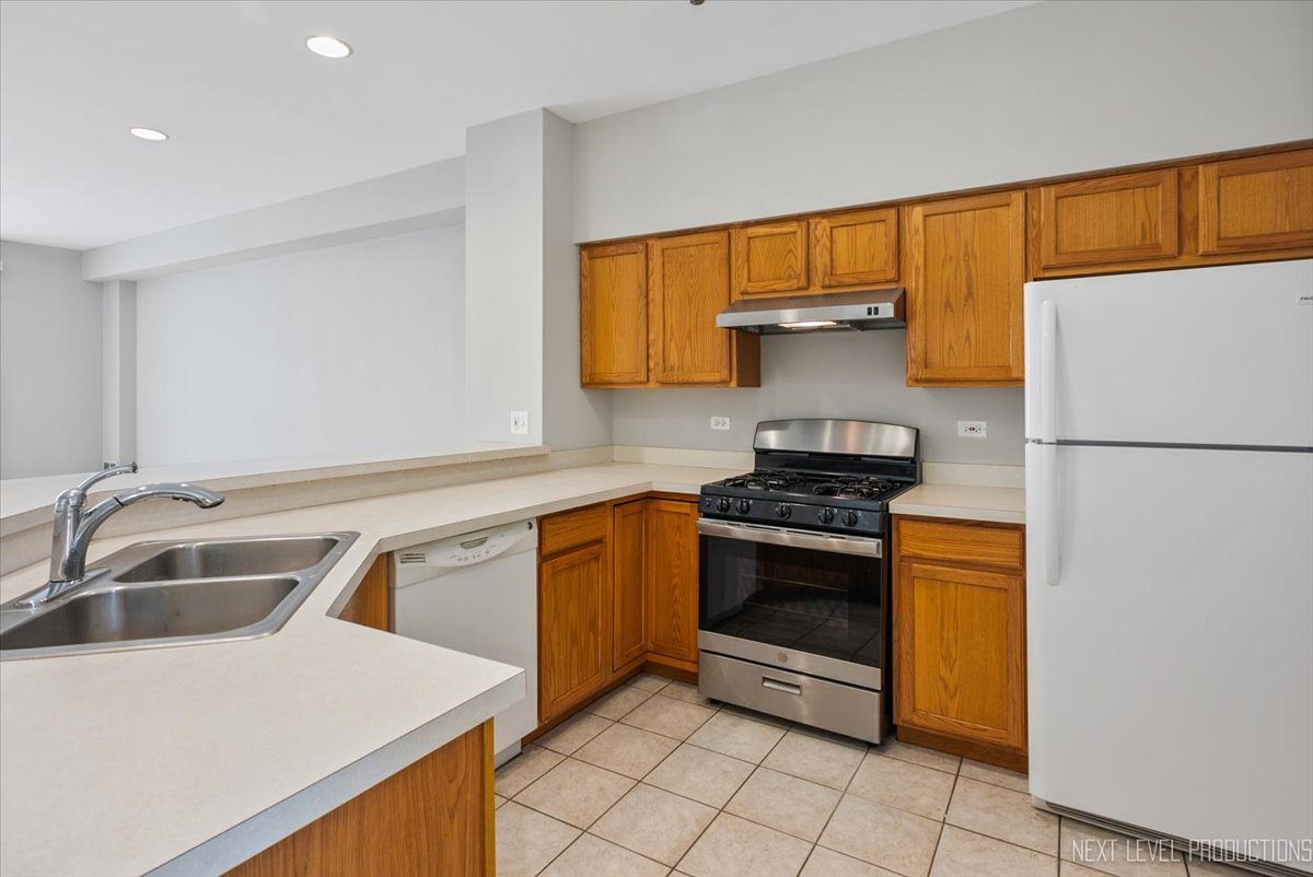 2553 Carrolwood Road #-, Naperville, IL 60540