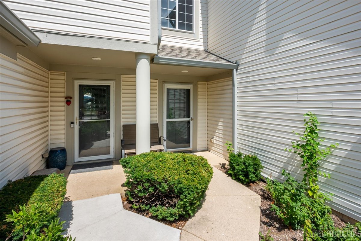 2553 Carrolwood Road #-, Naperville, IL 60540