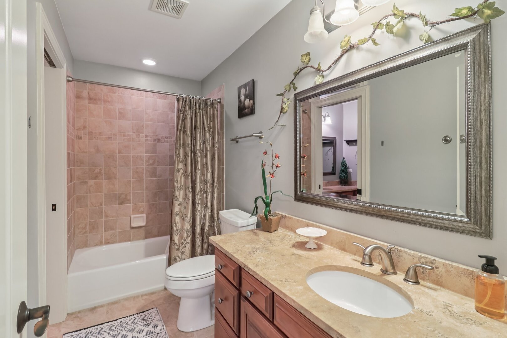 11942 S Oak Park Avenue, Palos Heights, IL 60463