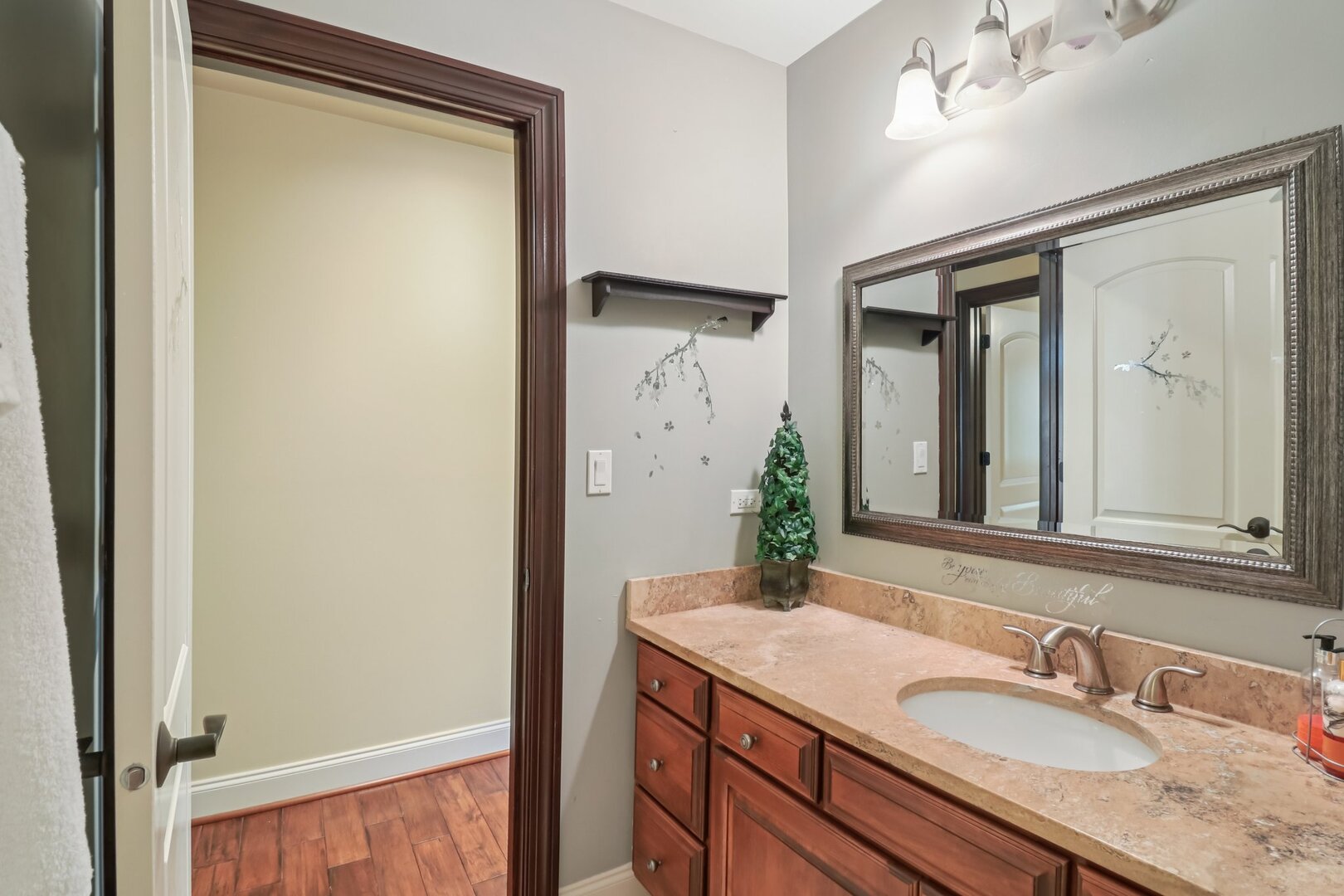 11942 S Oak Park Avenue, Palos Heights, IL 60463