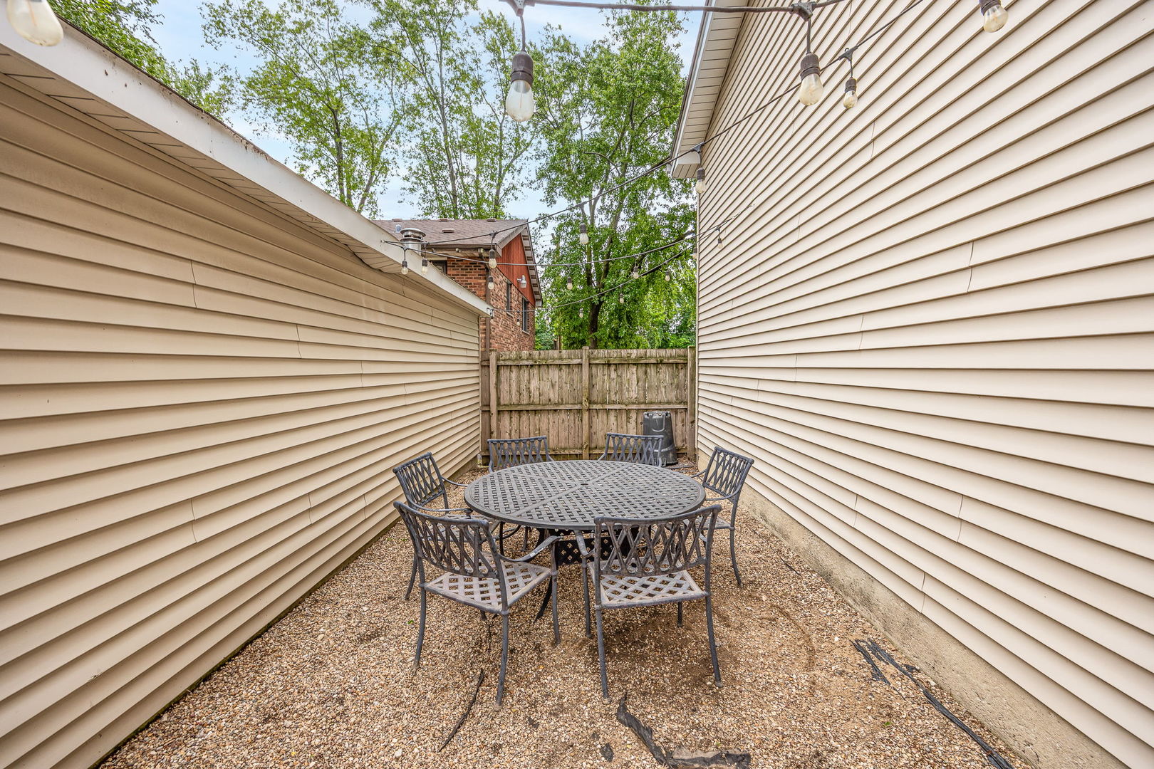7 Cumnor Road, Westmont, IL 60559