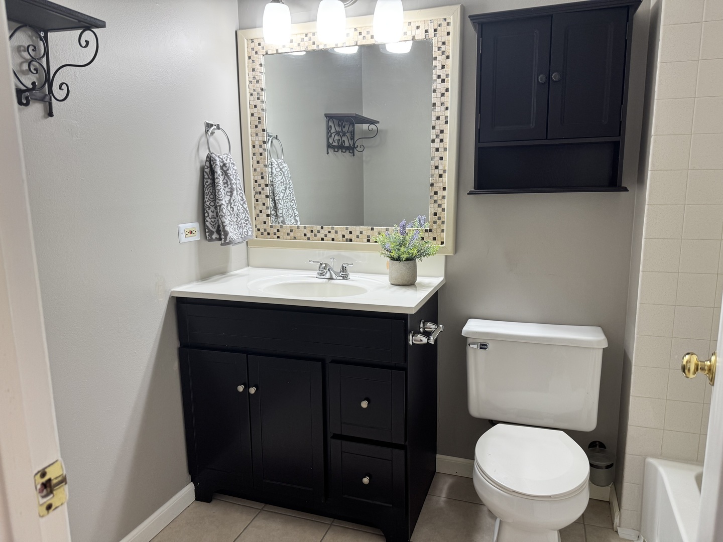 200 Chesterfield Court #D, Schaumburg, IL 60193