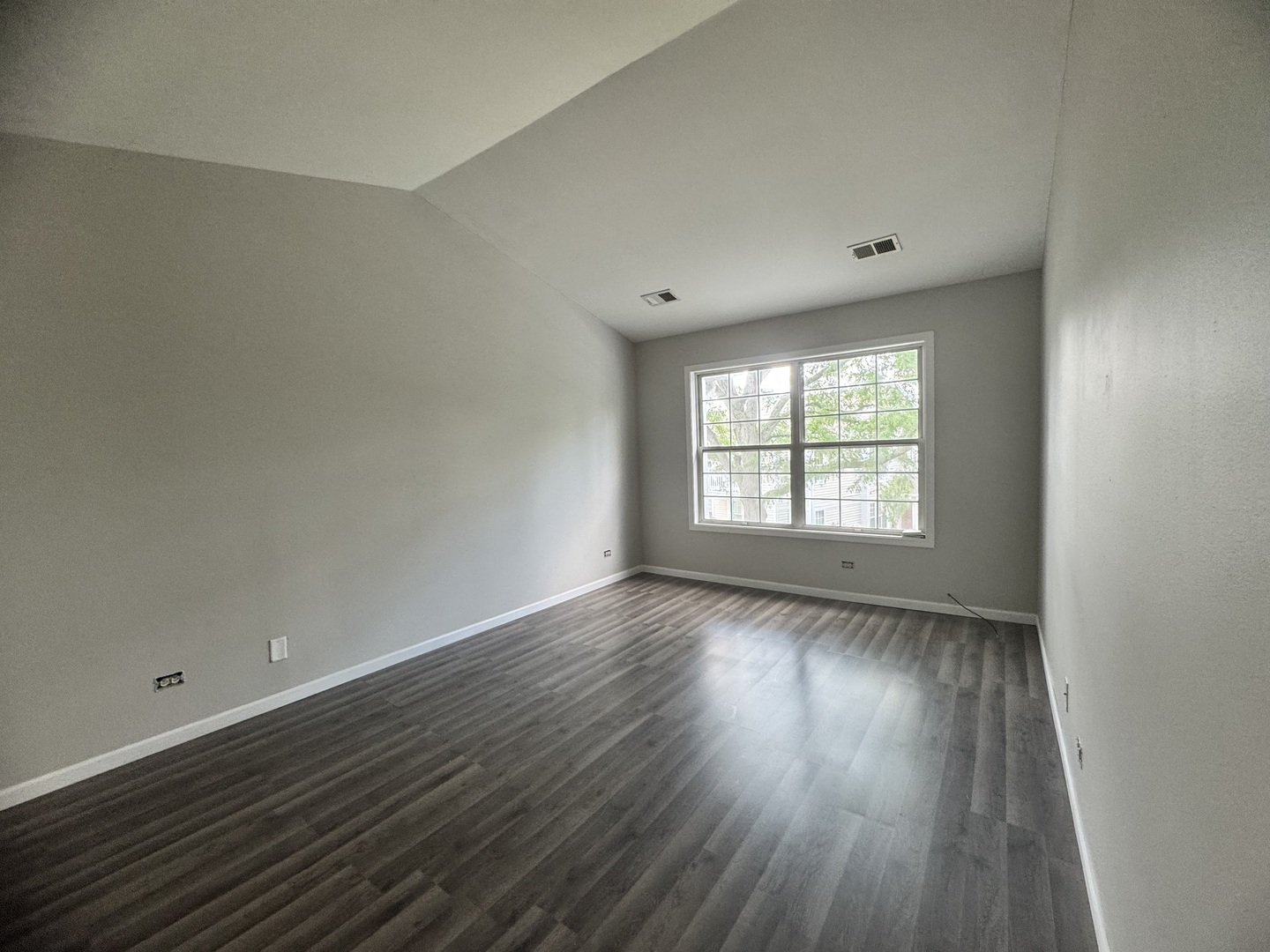 200 Chesterfield Court #D, Schaumburg, IL 60193