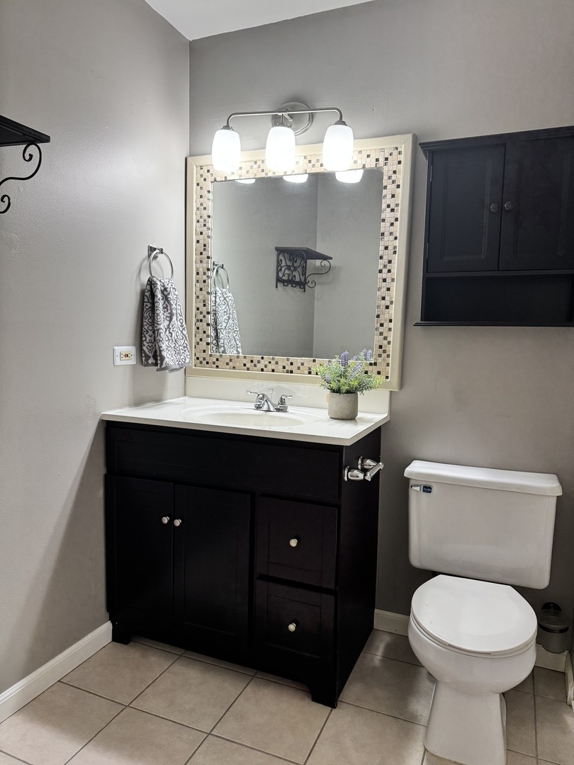 200 Chesterfield Court #D, Schaumburg, IL 60193