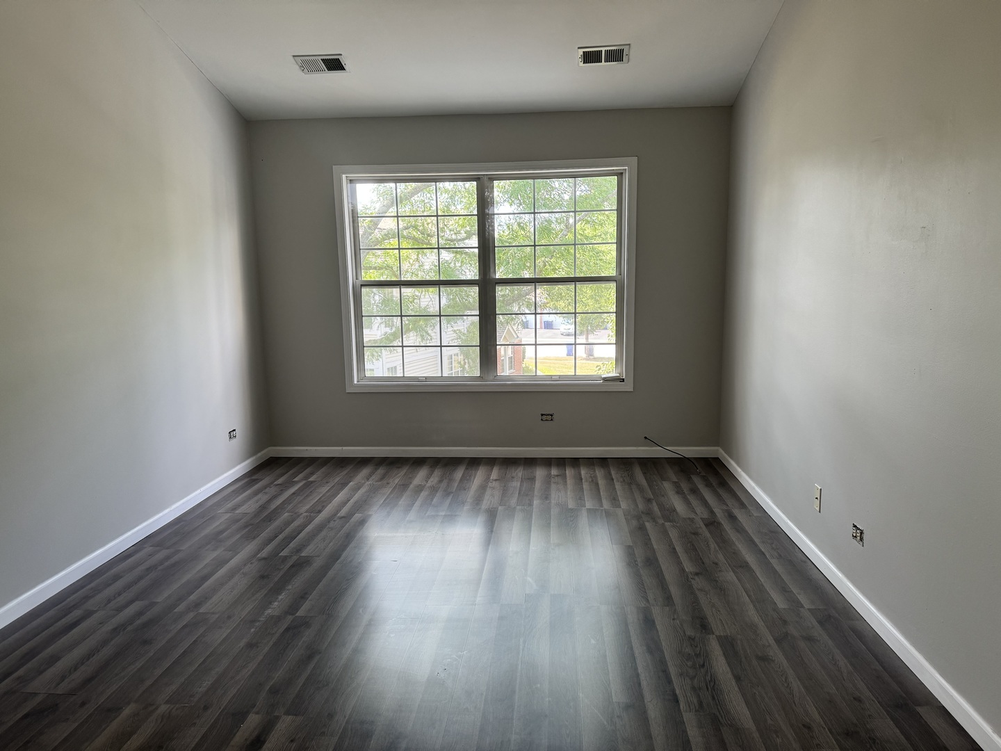 200 Chesterfield Court #D, Schaumburg, IL 60193