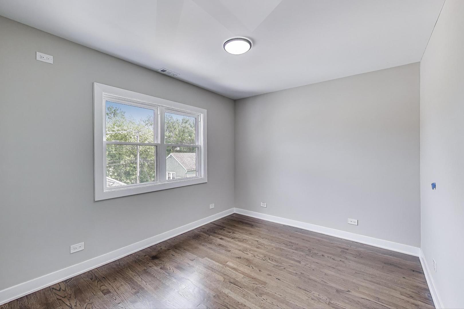 4305 N Mobile Avenue, Chicago, IL 60634