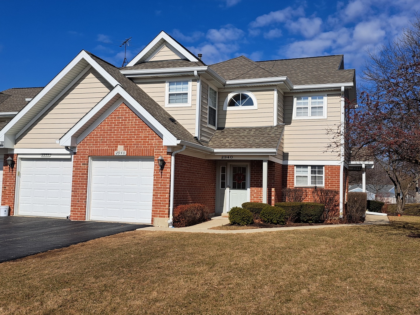 2940 Heatherwood Drive #2940, Schaumburg, IL 60194