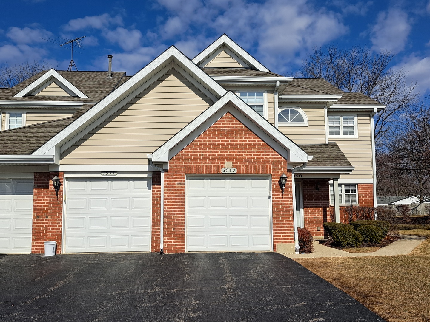 2940 Heatherwood Drive #2940, Schaumburg, IL 60194