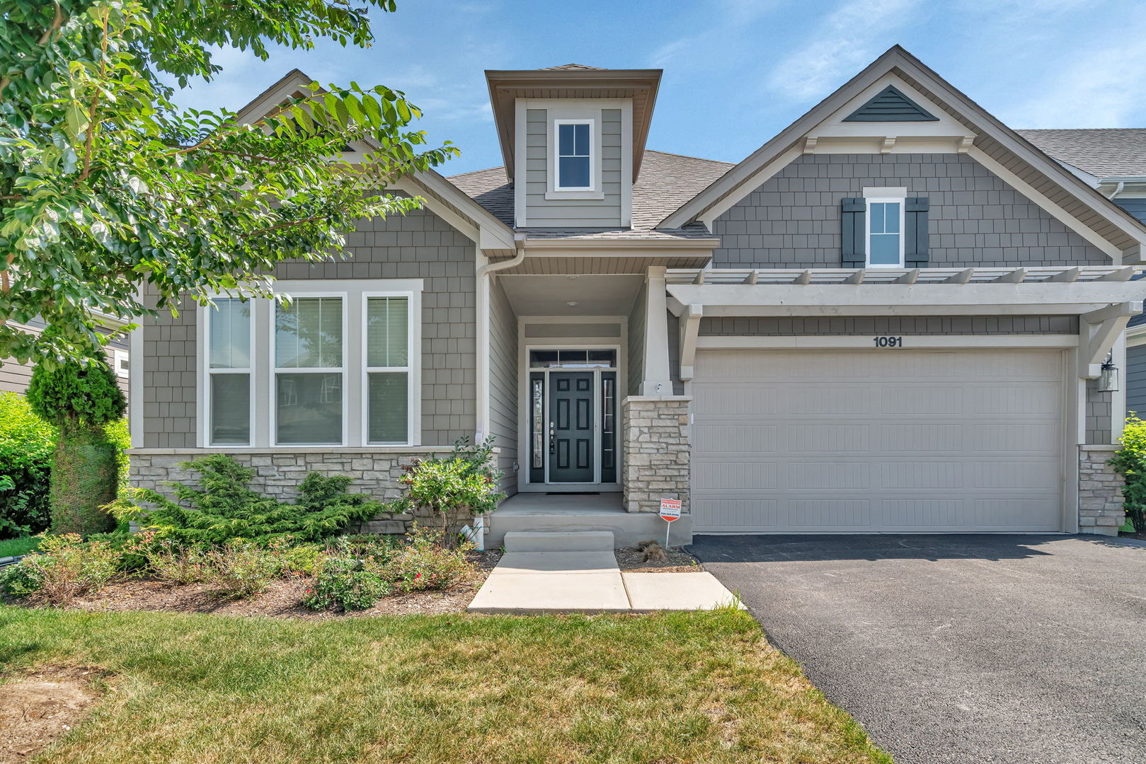 1091 Ironwood Court, Glenview, IL 60025