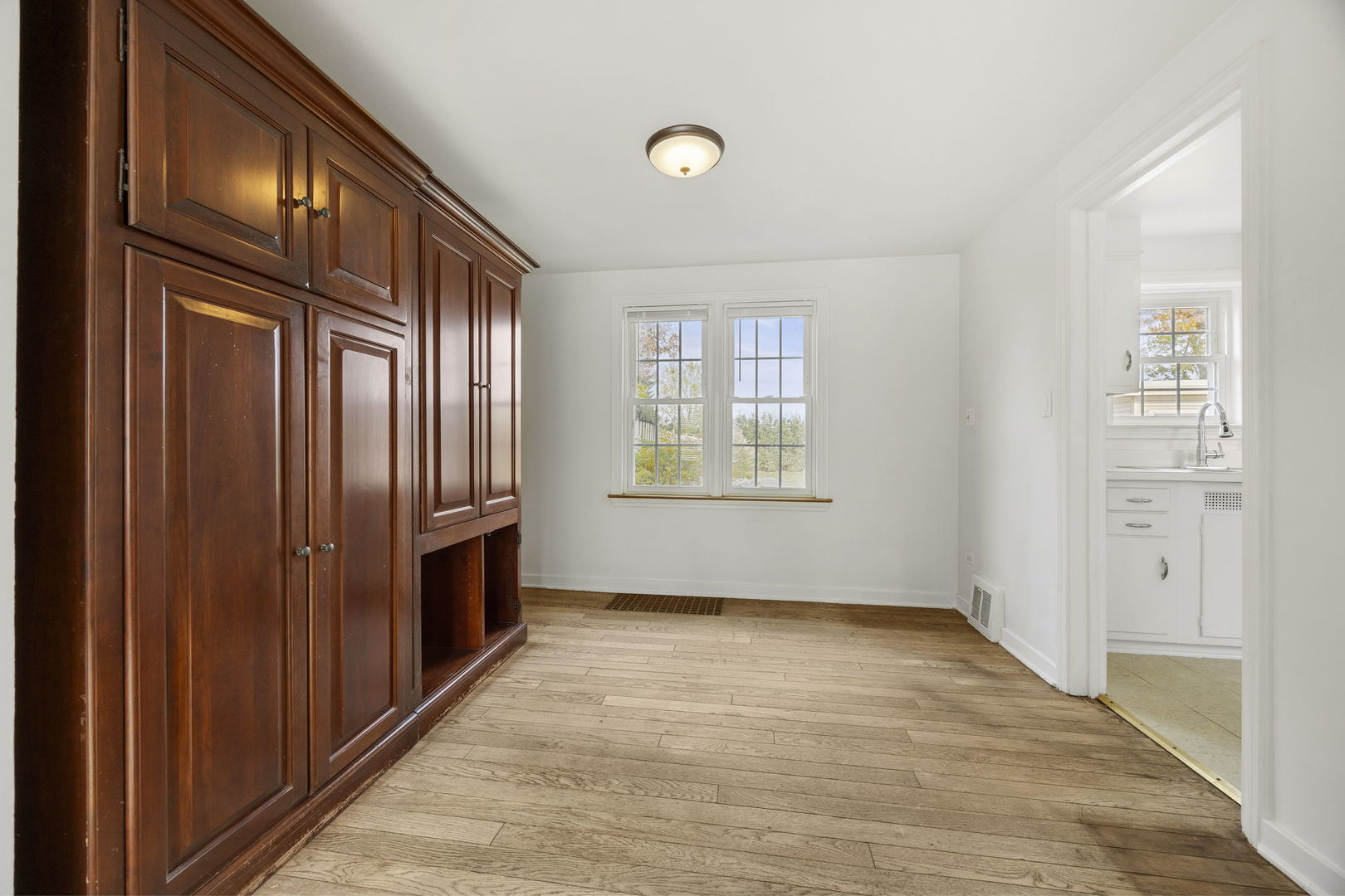 8136 W 26th Street, North Riverside, IL 60546