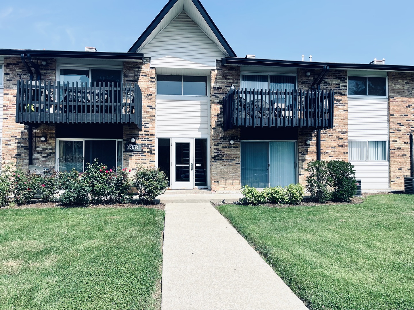 13 Kingery Quarter #106B, Willowbrook, IL 60527