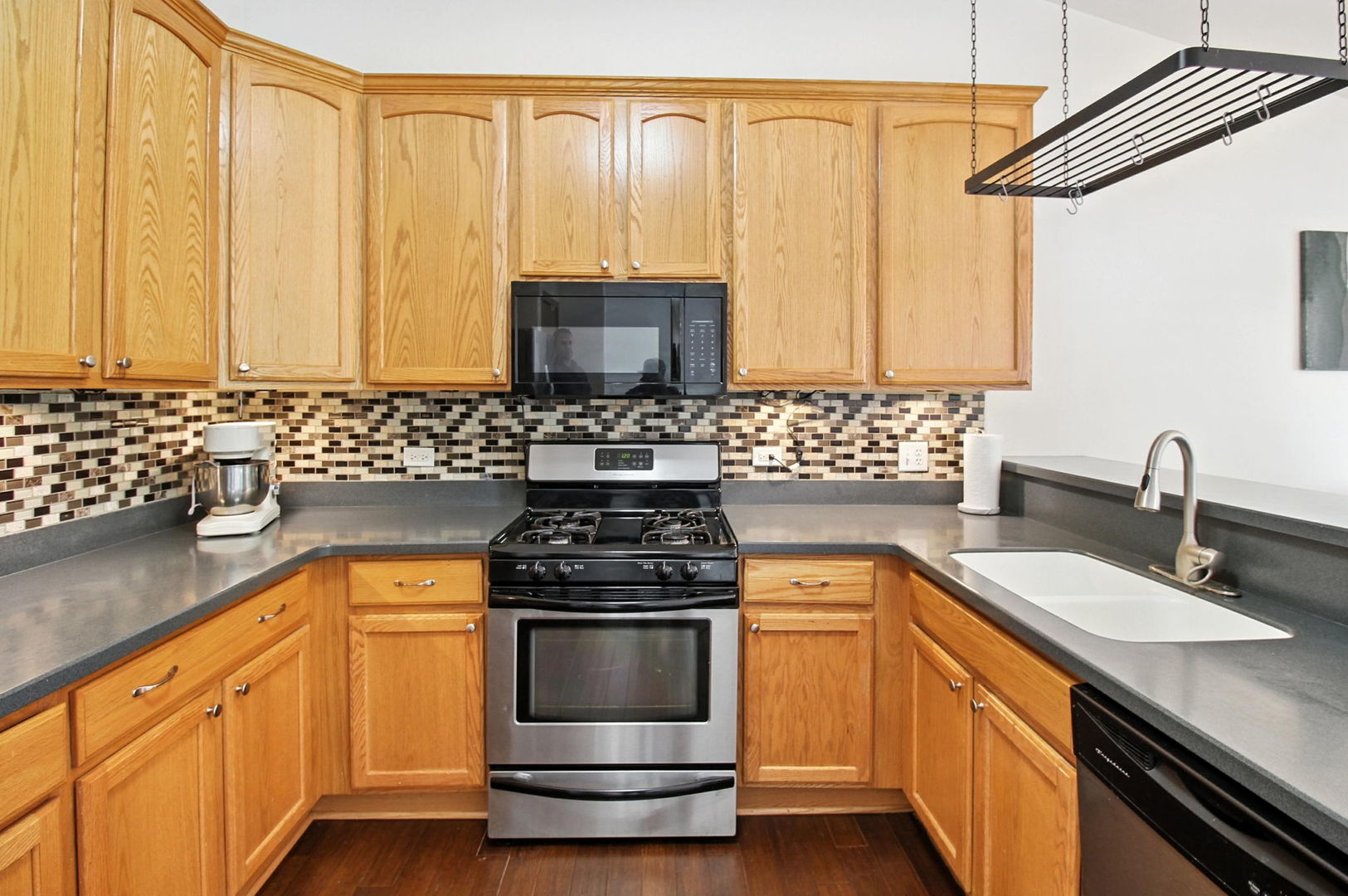 1935 Waters Edge Drive, Minooka, IL 60447