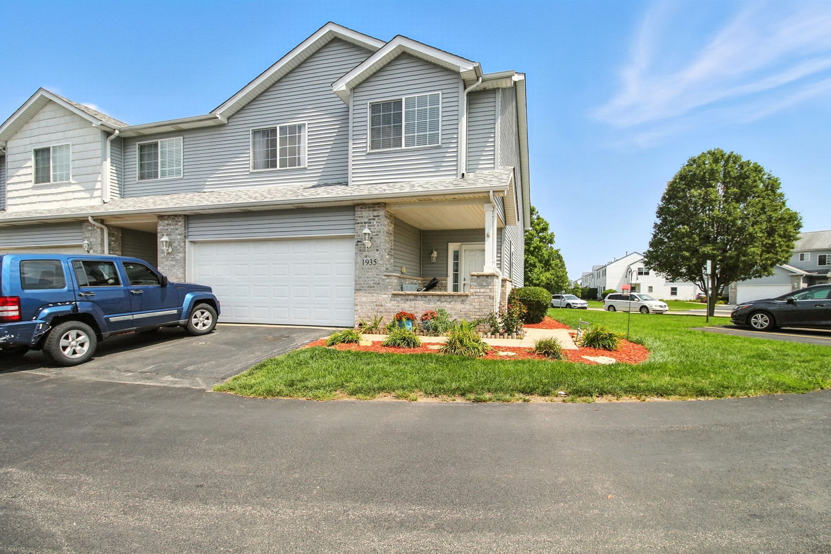 1935 Waters Edge Drive, Minooka, IL 60447