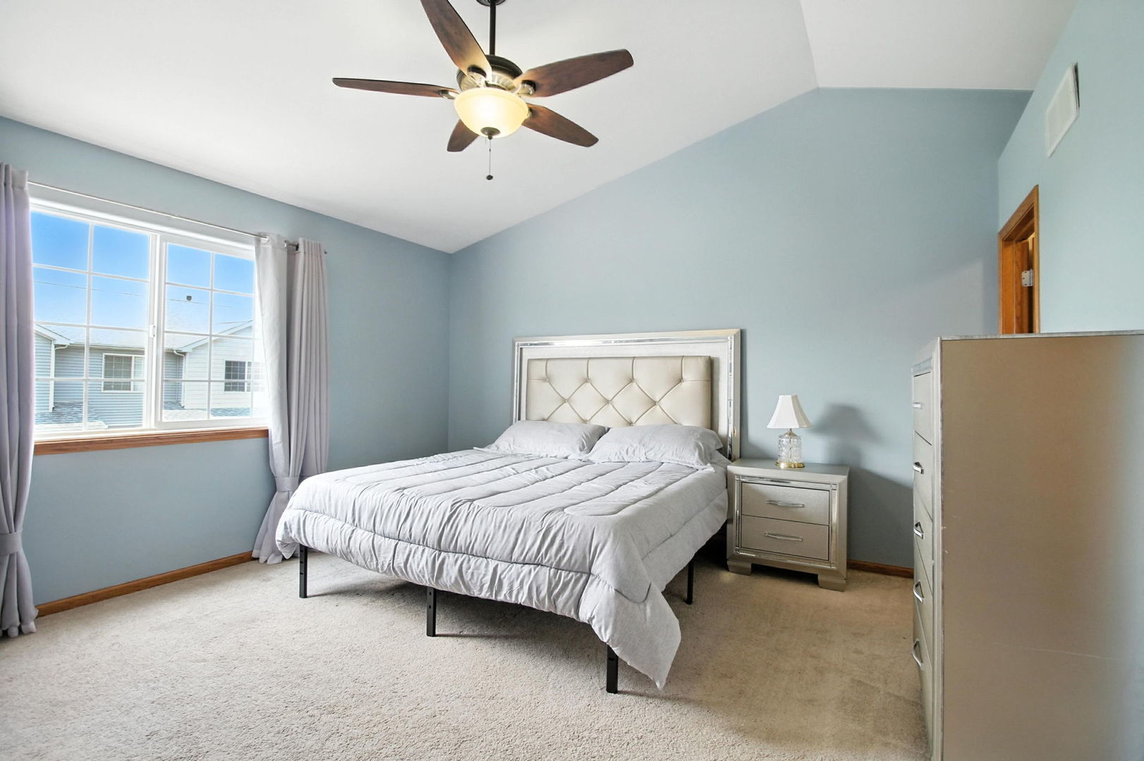 1935 Waters Edge Drive, Minooka, IL 60447