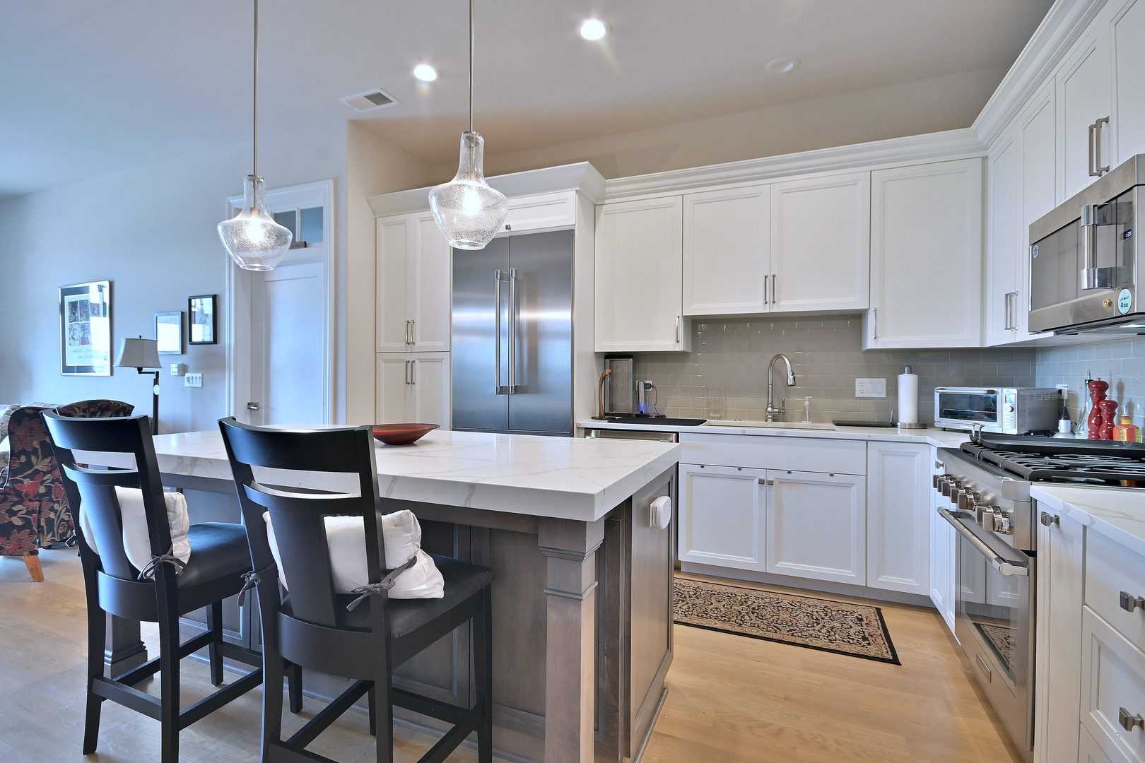105 S Cottage Hill Avenue #303, Elmhurst, IL 60126