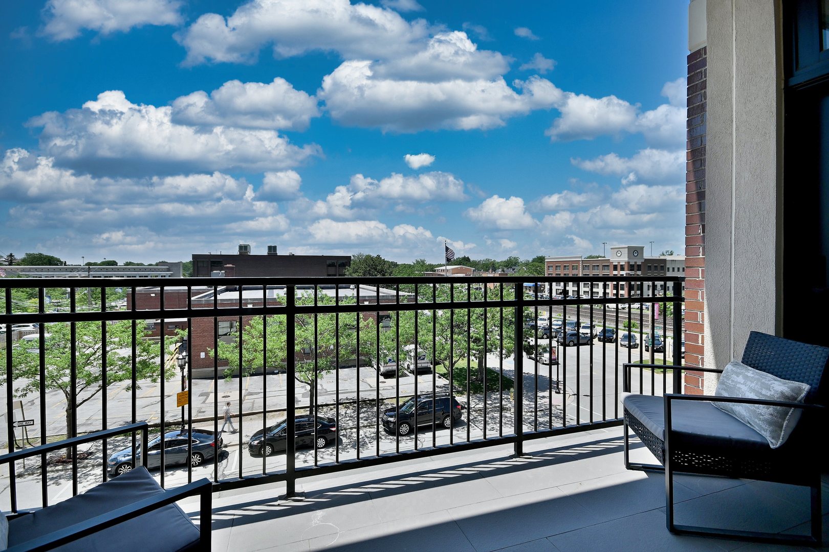 105 S Cottage Hill Avenue #303, Elmhurst, IL 60126