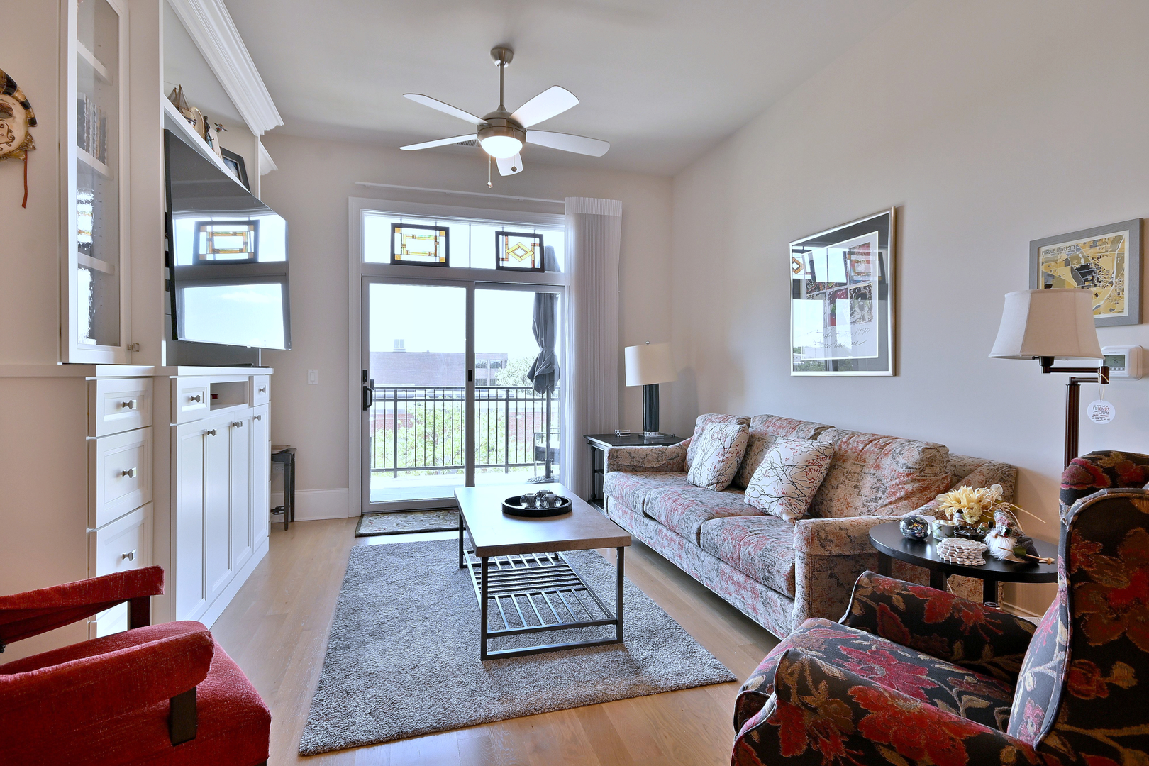 105 S Cottage Hill Avenue #303, Elmhurst, IL 60126