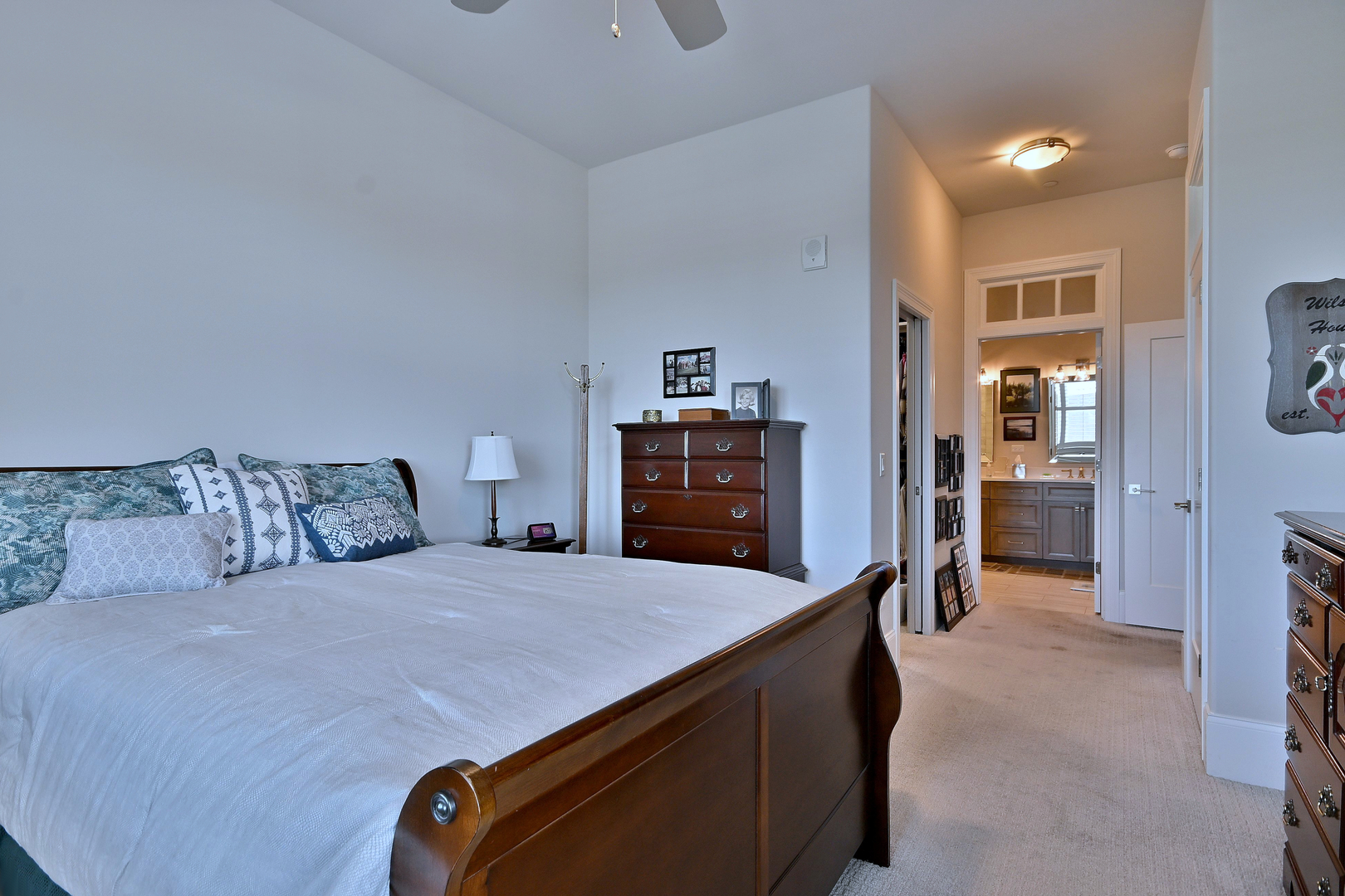 105 S Cottage Hill Avenue #303, Elmhurst, IL 60126