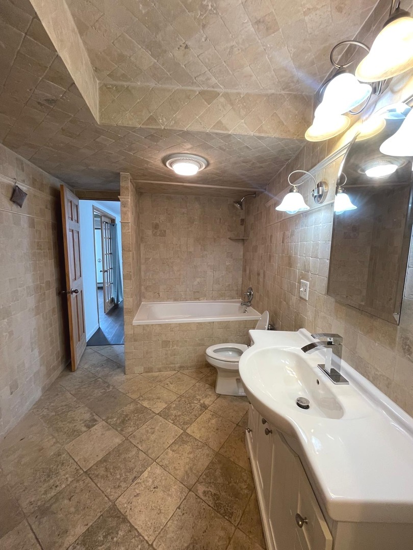 300 N State Street #5011, Chicago, IL 60654