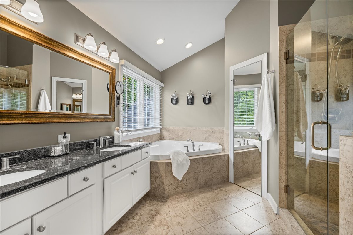 1917 Halifax Street, Libertyville, IL 60048
