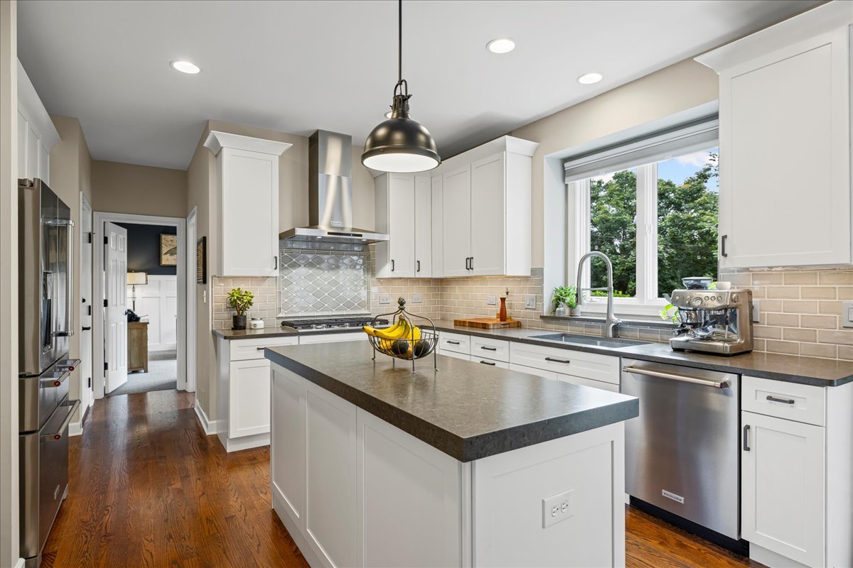 1917 Halifax Street, Libertyville, IL 60048