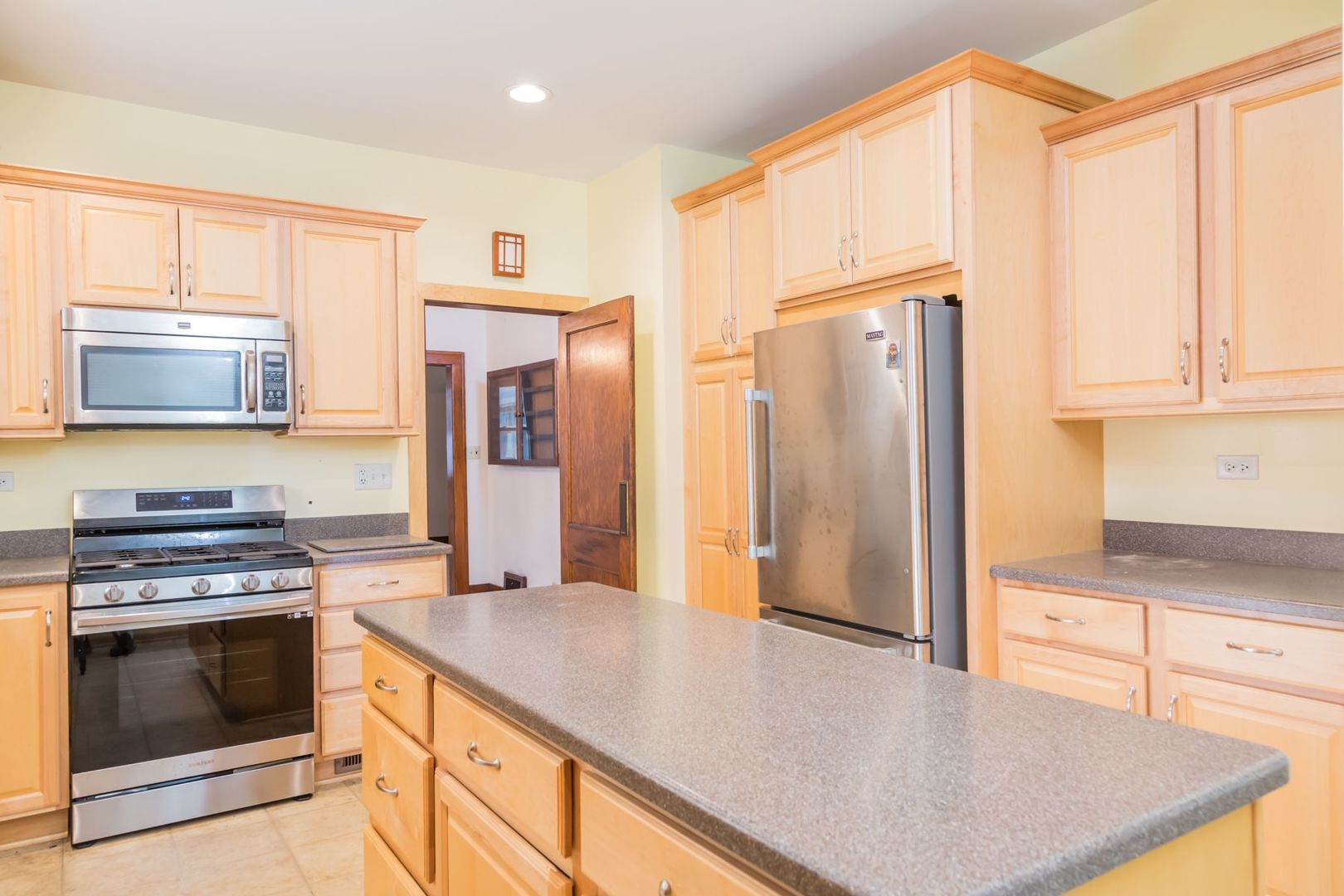 523 N LIBERTY Street, Elgin, IL 60120