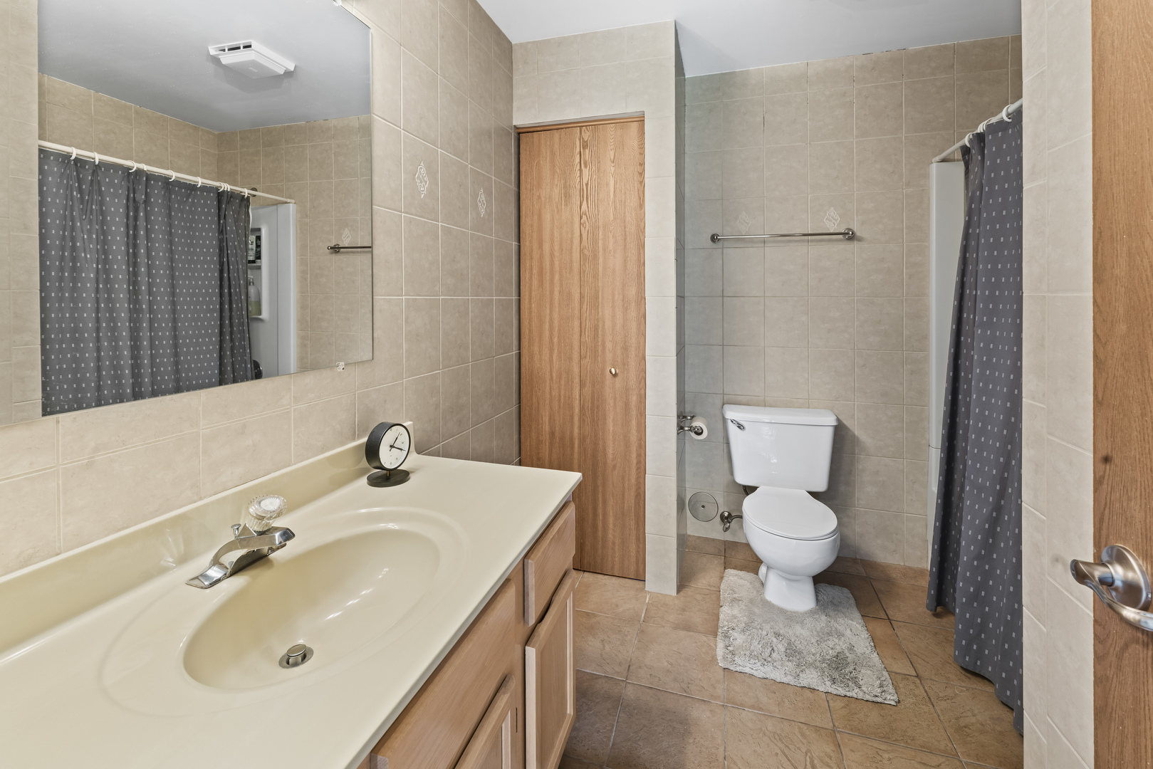 34 Coolidge Court #A, Streamwood, IL 60107