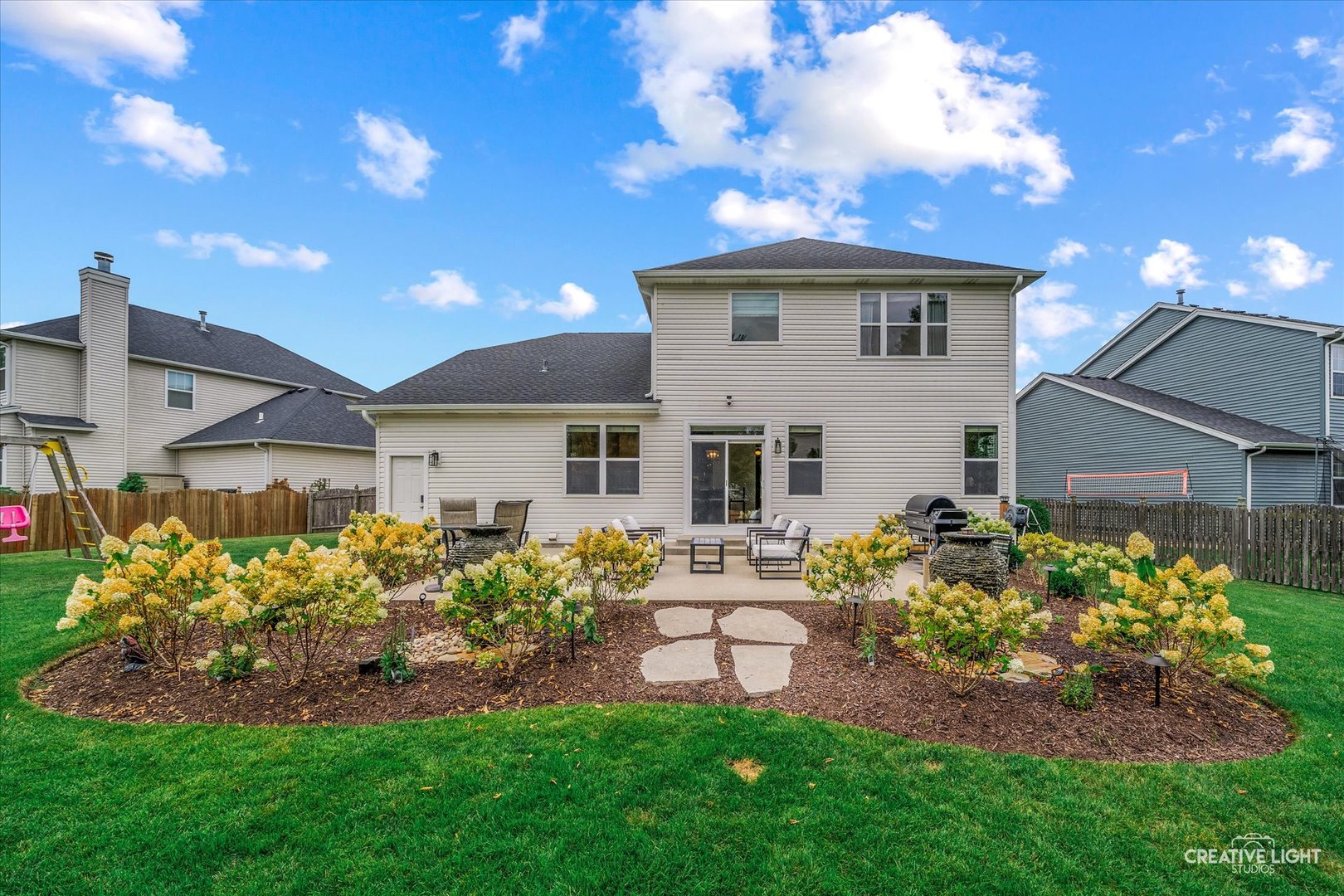 692 BONAVENTURE Drive, Oswego, IL 60543