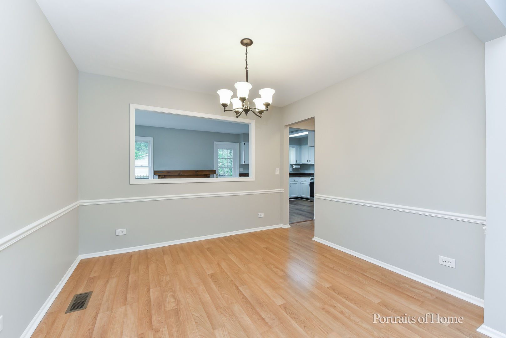 57 white oak Circle, St. Charles, IL 60174