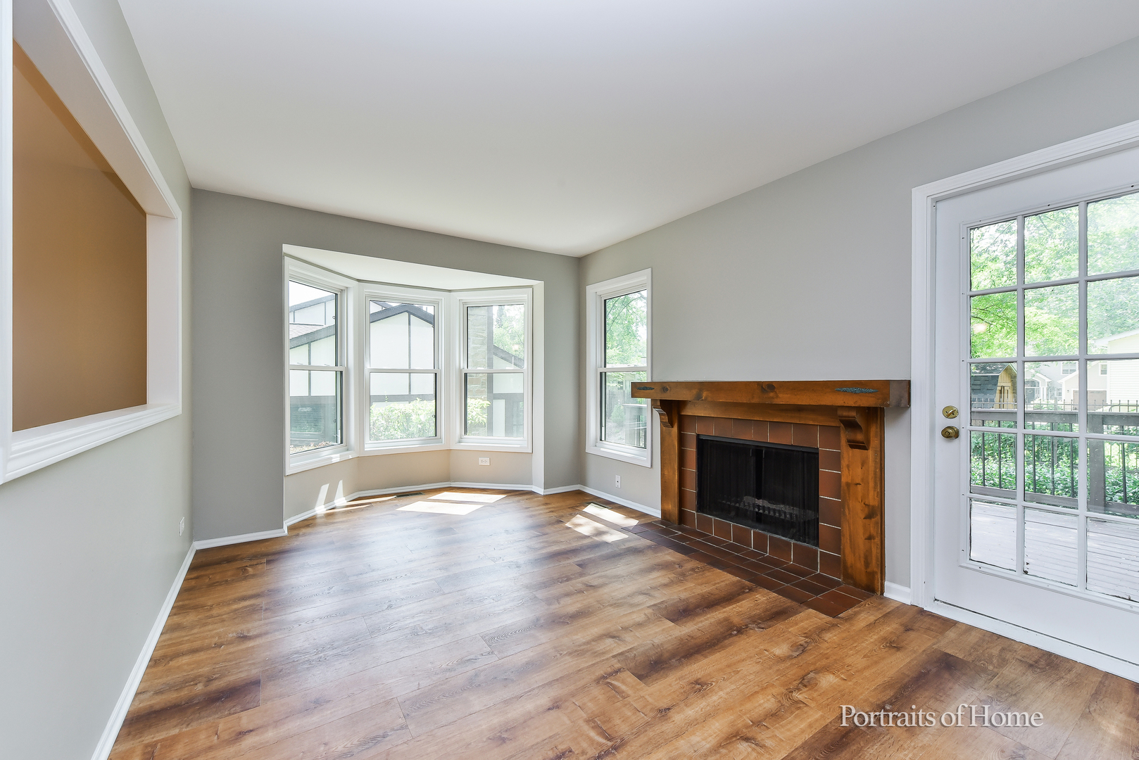 57 white oak Circle, St. Charles, IL 60174