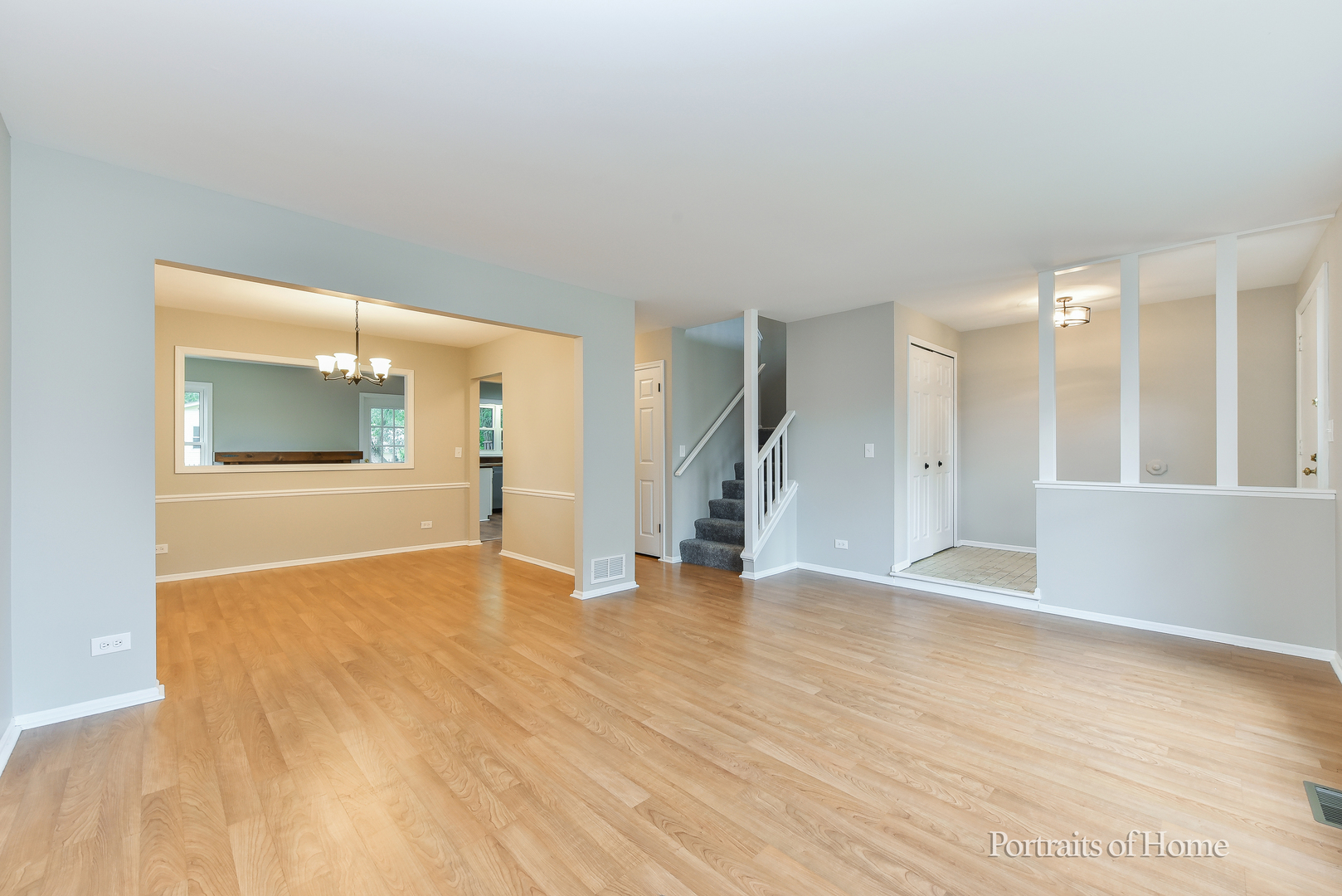 57 white oak Circle, St. Charles, IL 60174