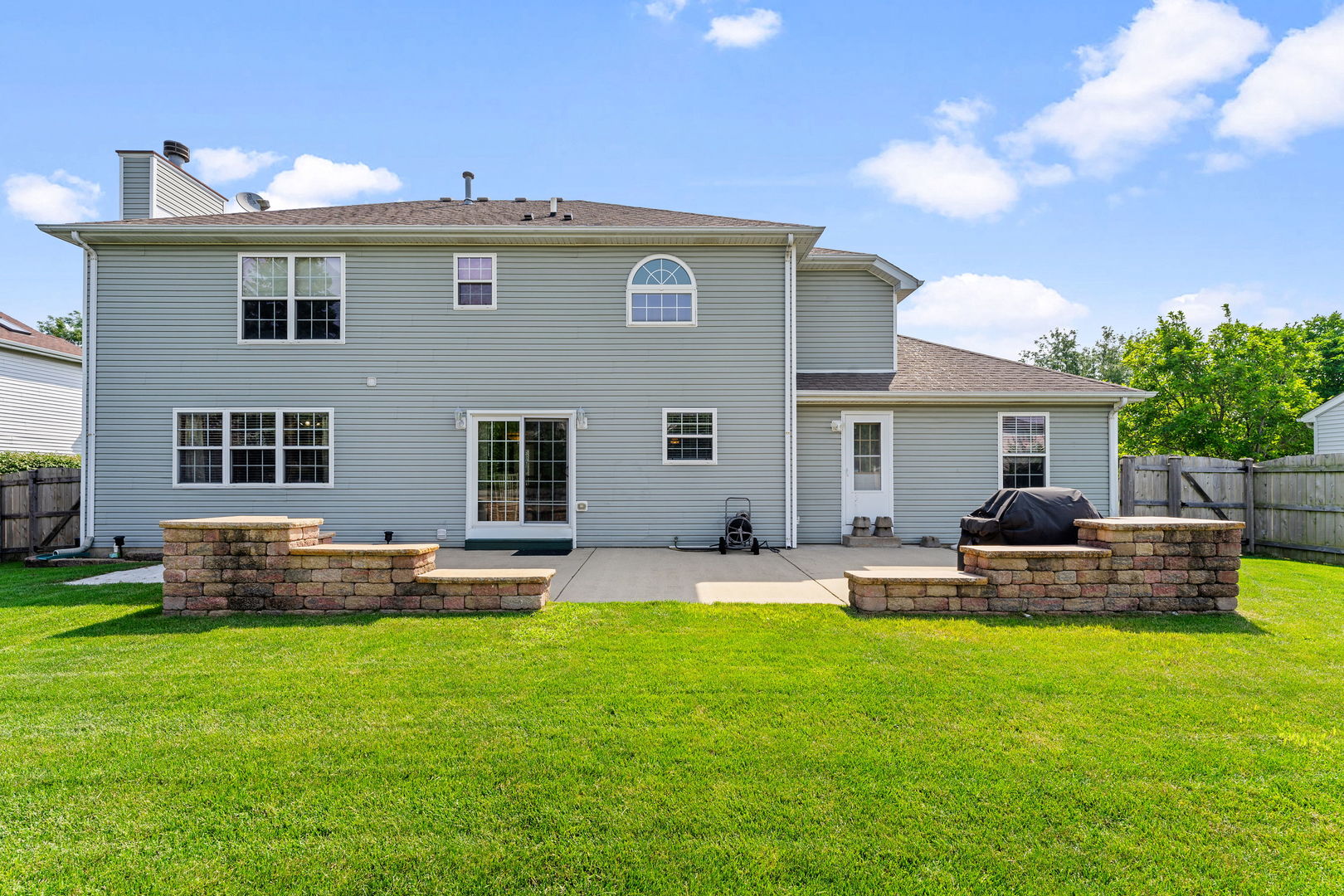 377 Blackfoot Drive, Bolingbrook, IL 60490
