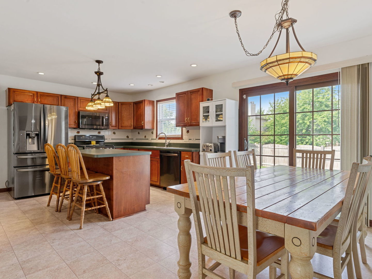 377 Blackfoot Drive, Bolingbrook, IL 60490