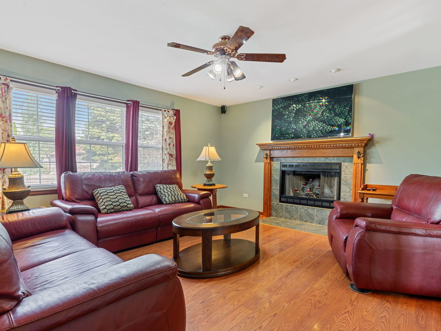 377 Blackfoot Drive, Bolingbrook, IL 60490