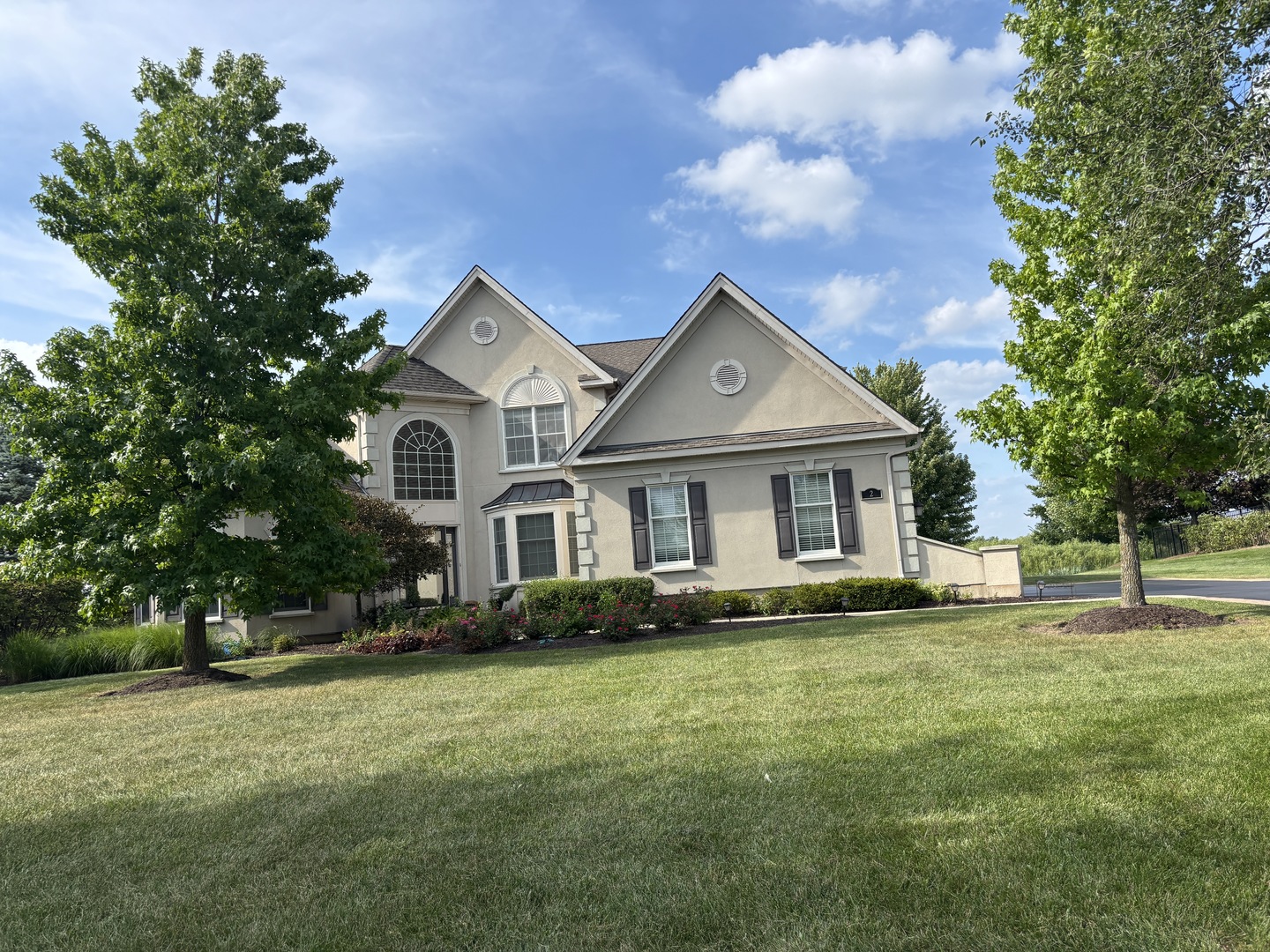 2 Wood Oaks Drive, South Barrington, IL 60010