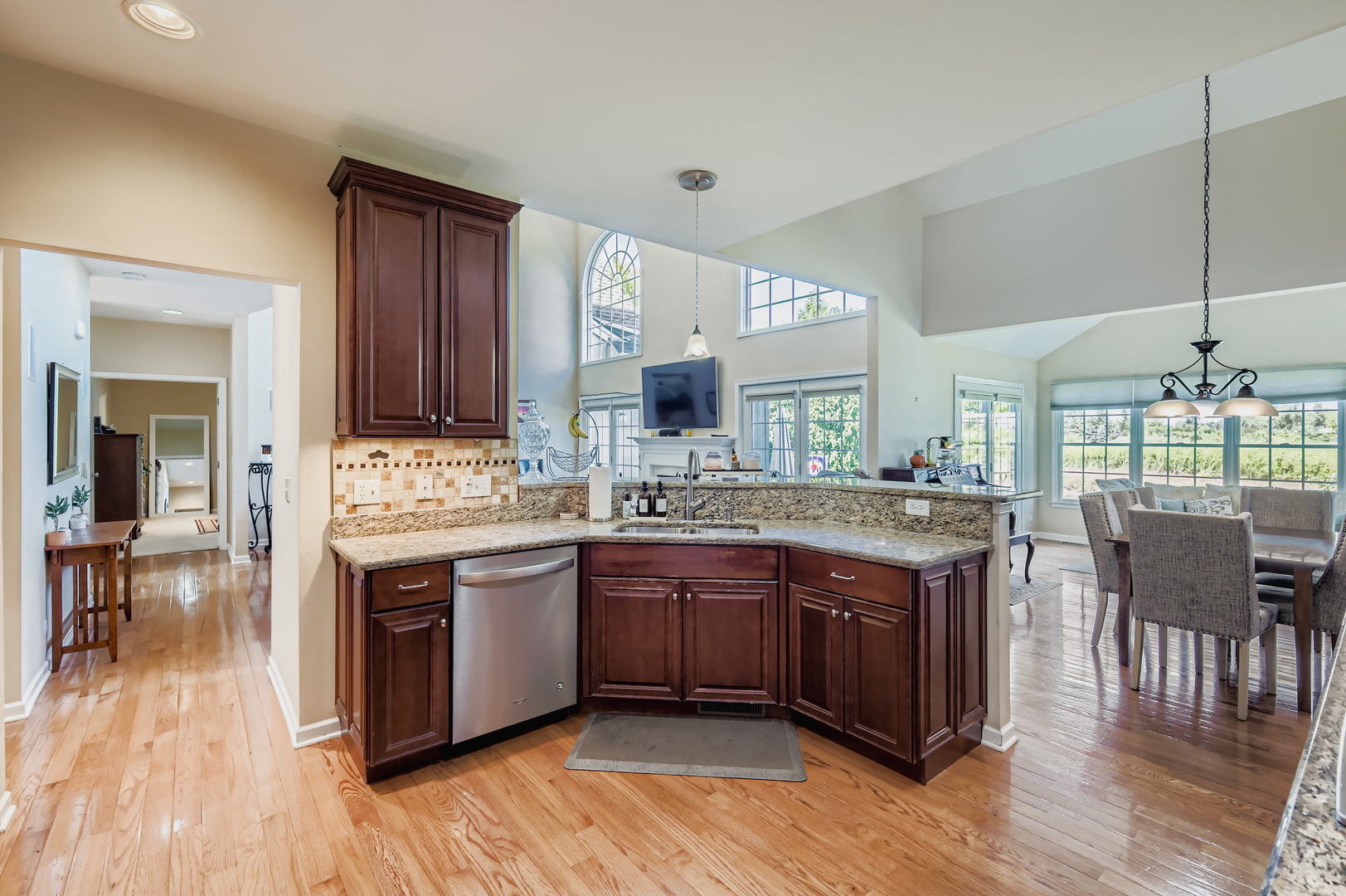 2 Wood Oaks Drive, South Barrington, IL 60010