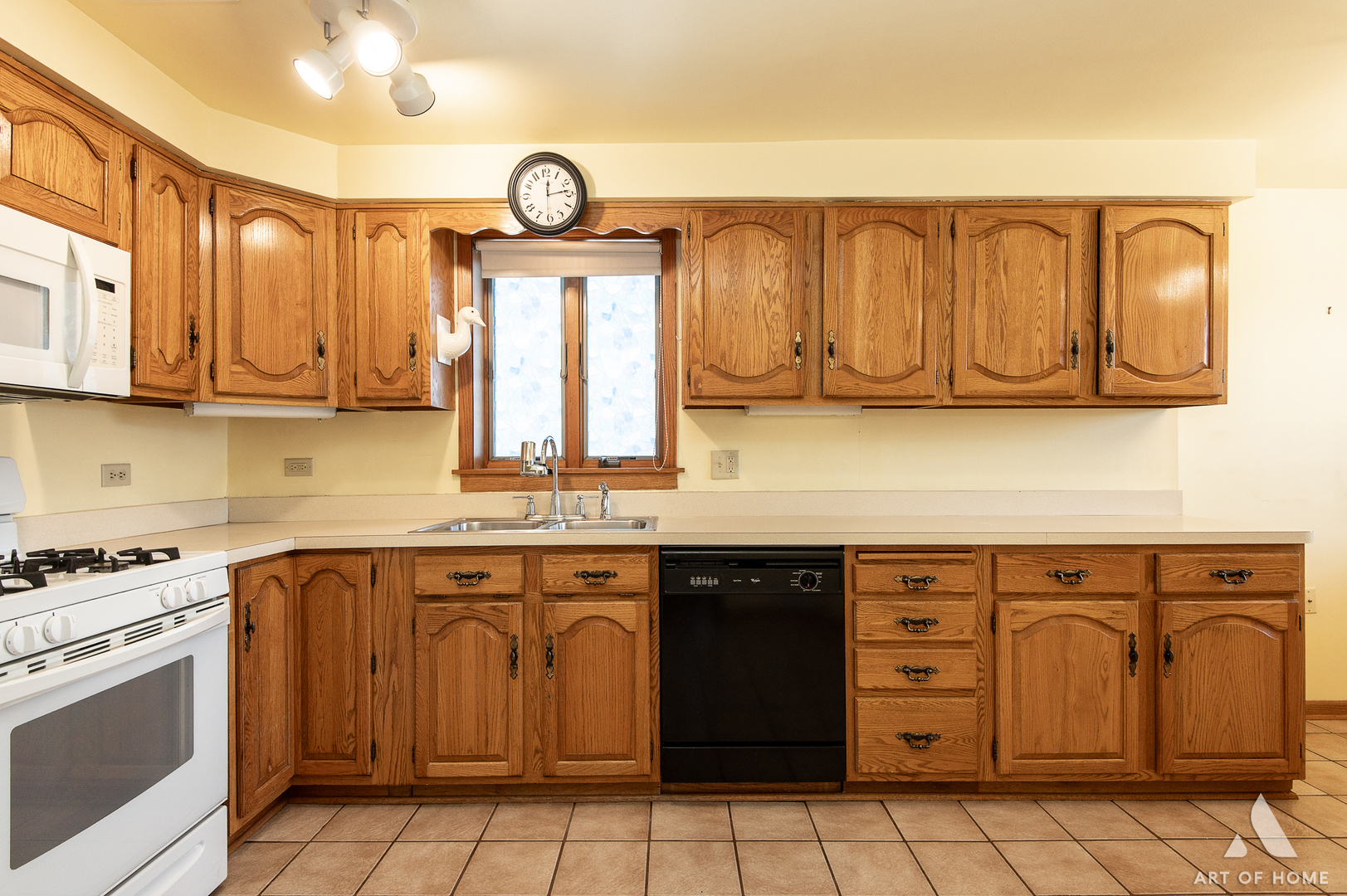6225 W 63rd Place, Chicago, IL 60638