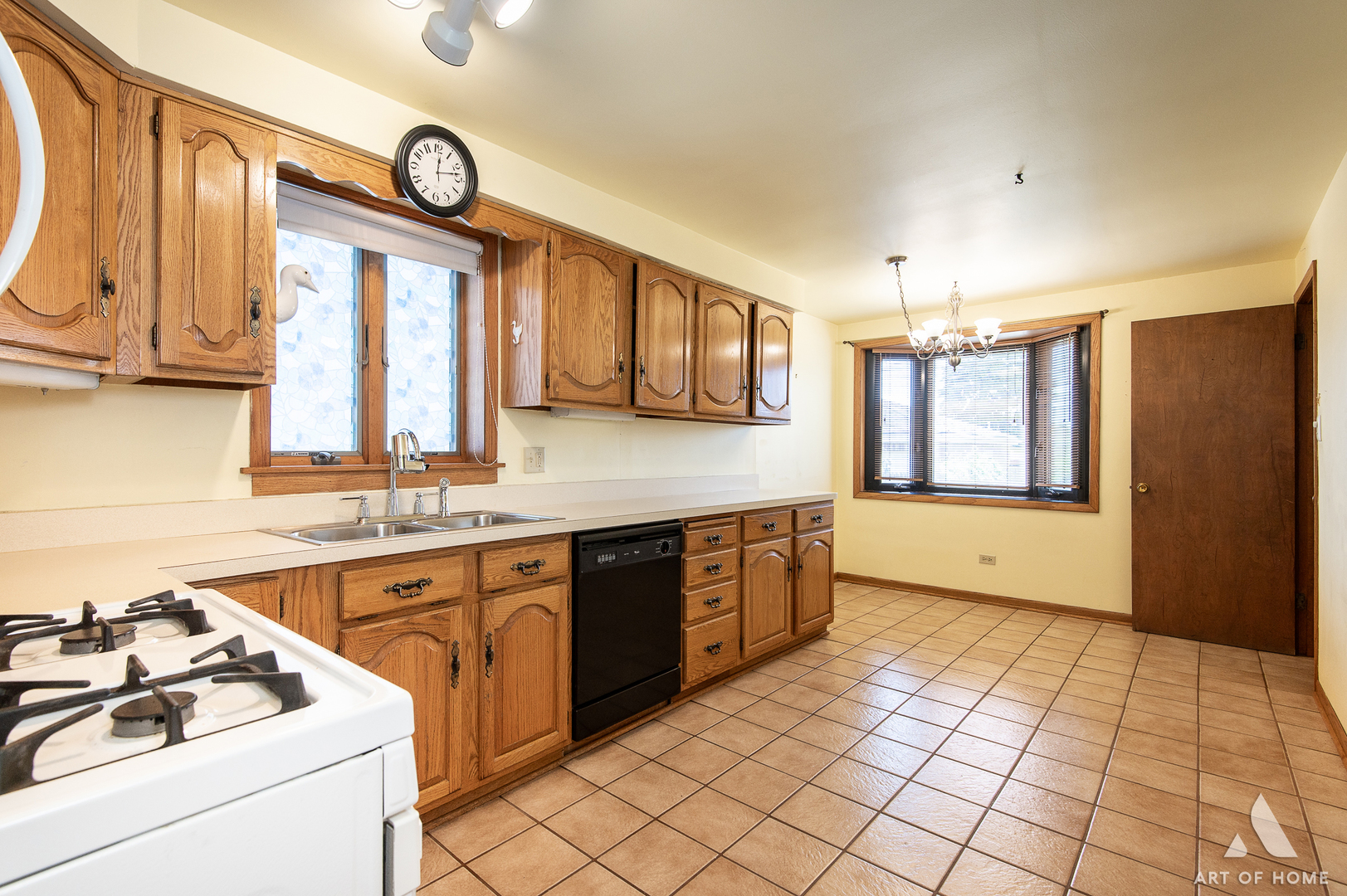 6225 W 63rd Place, Chicago, IL 60638