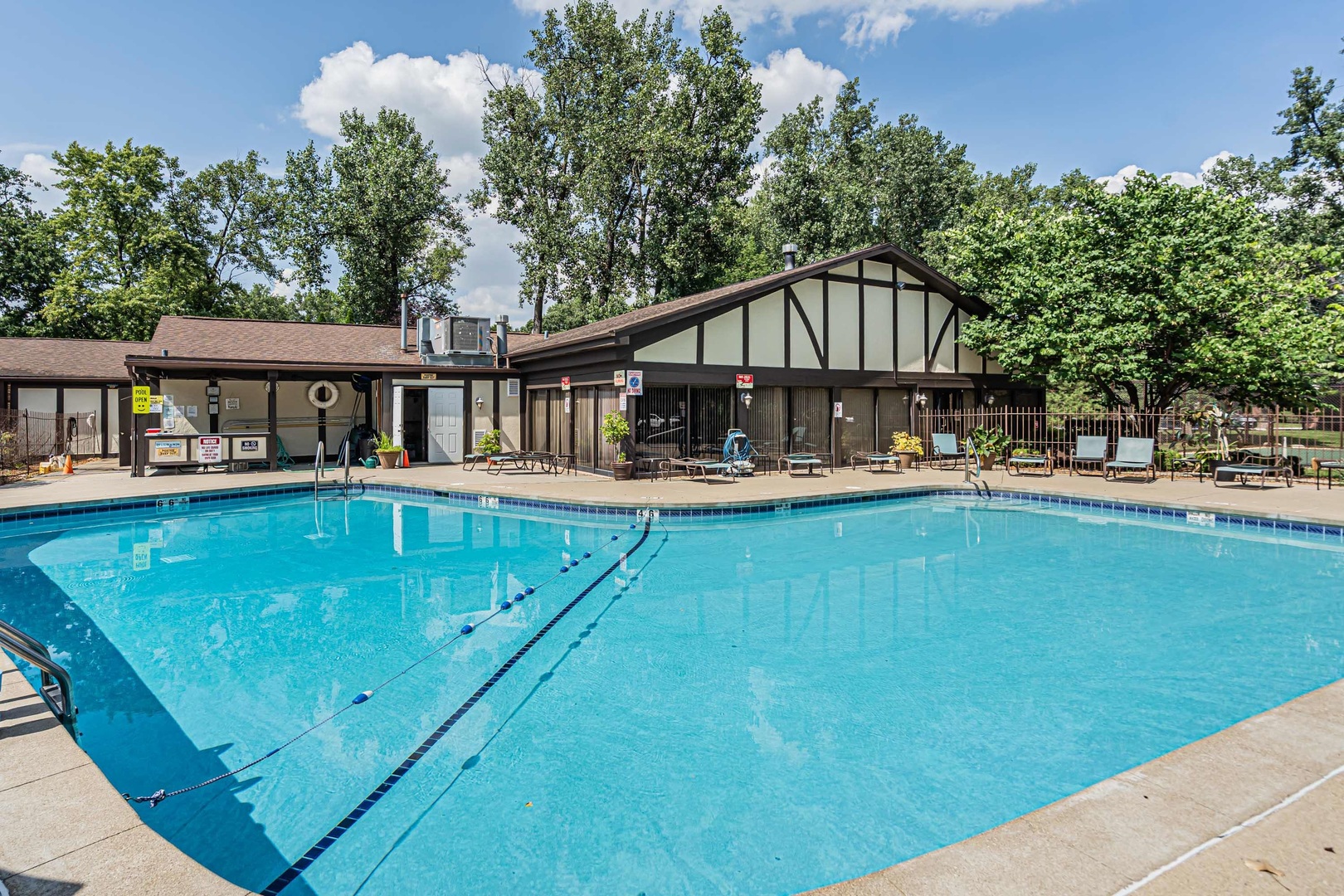 11210 S Cherry Court #52A, Palos Hills, IL 60465