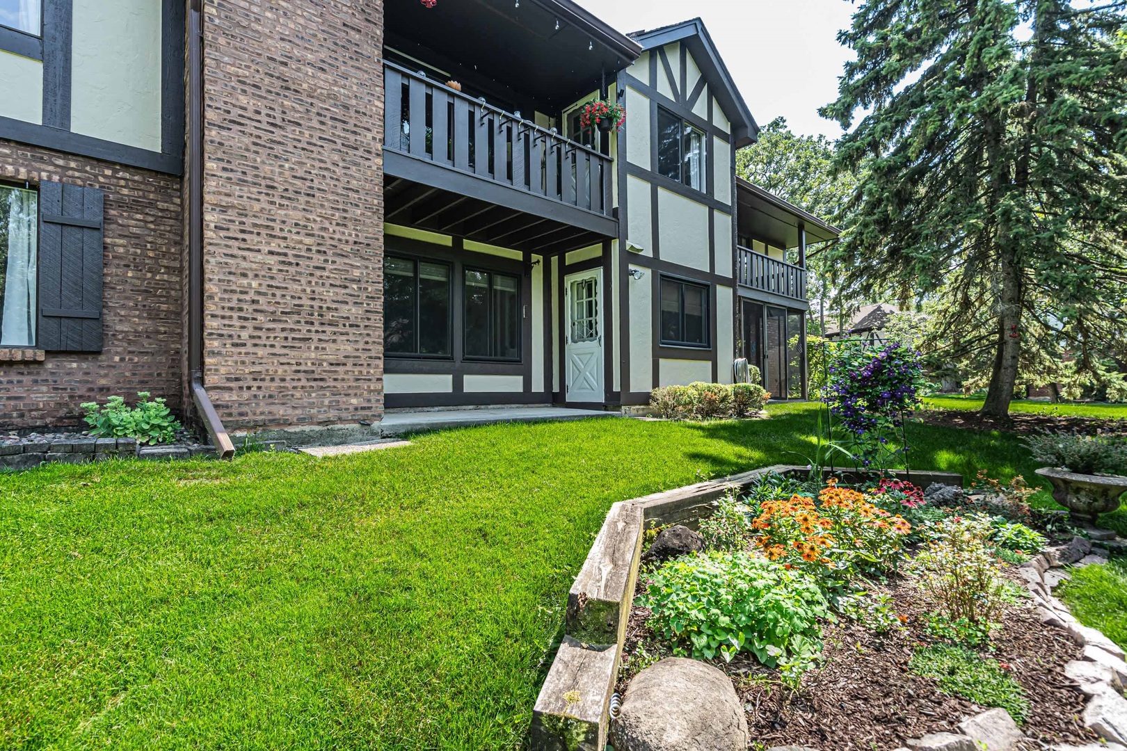 11210 S Cherry Court #52A, Palos Hills, IL 60465