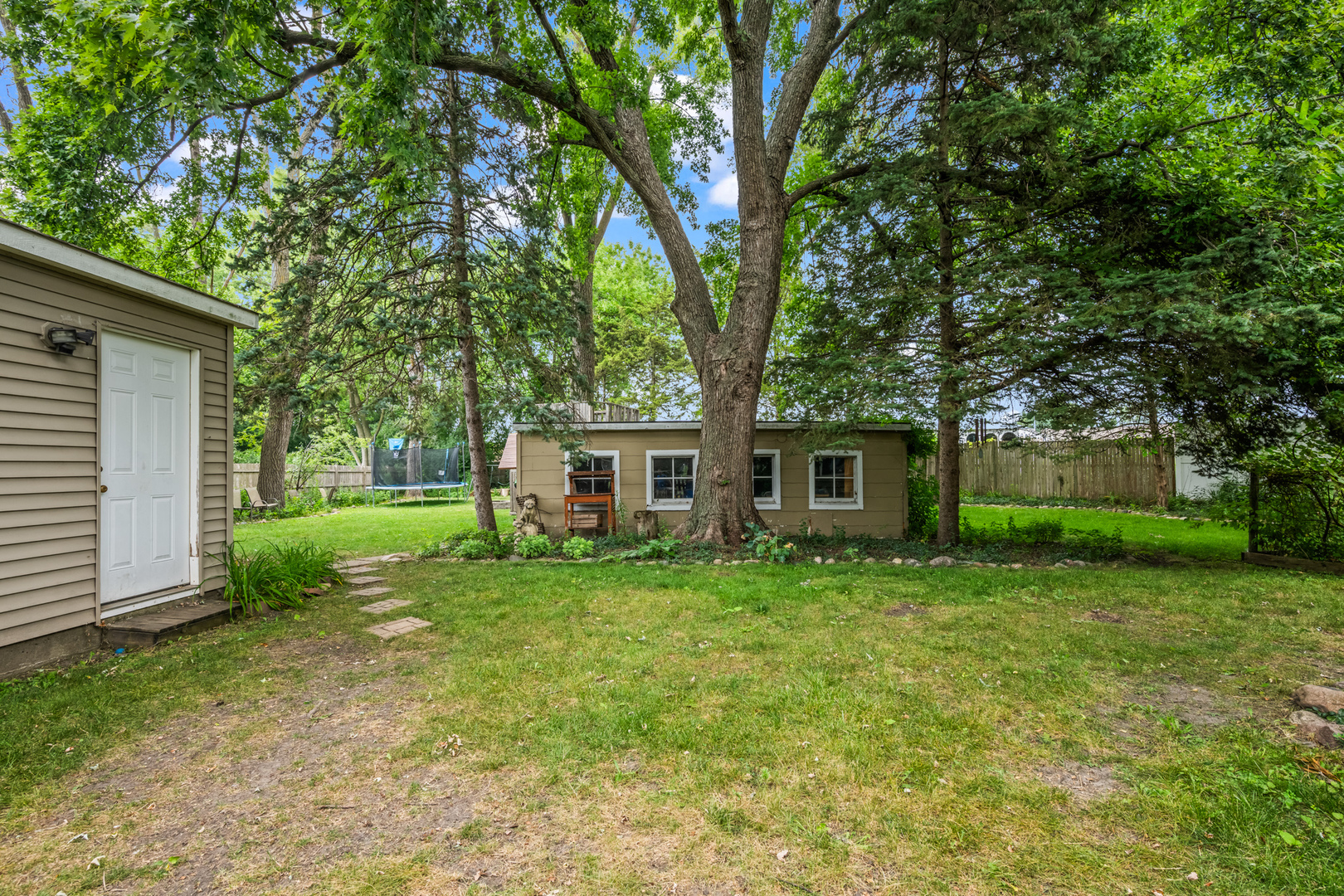 1504 E Olive Street, Arlington Heights, IL 60004