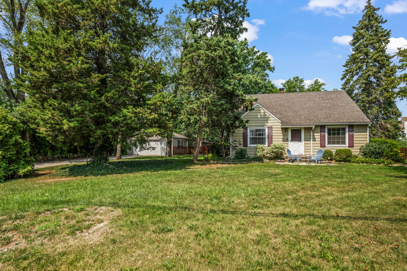 1504 E Olive Street, Arlington Heights, IL 60004