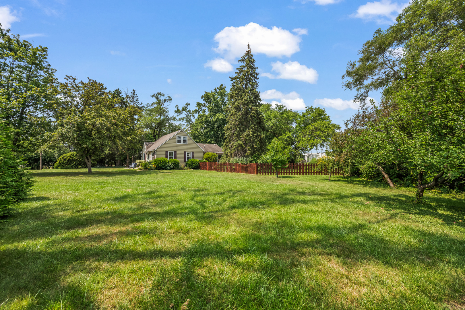 1504 E Olive Street, Arlington Heights, IL 60004