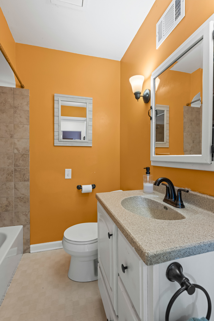 1504 E Olive Street, Arlington Heights, IL 60004