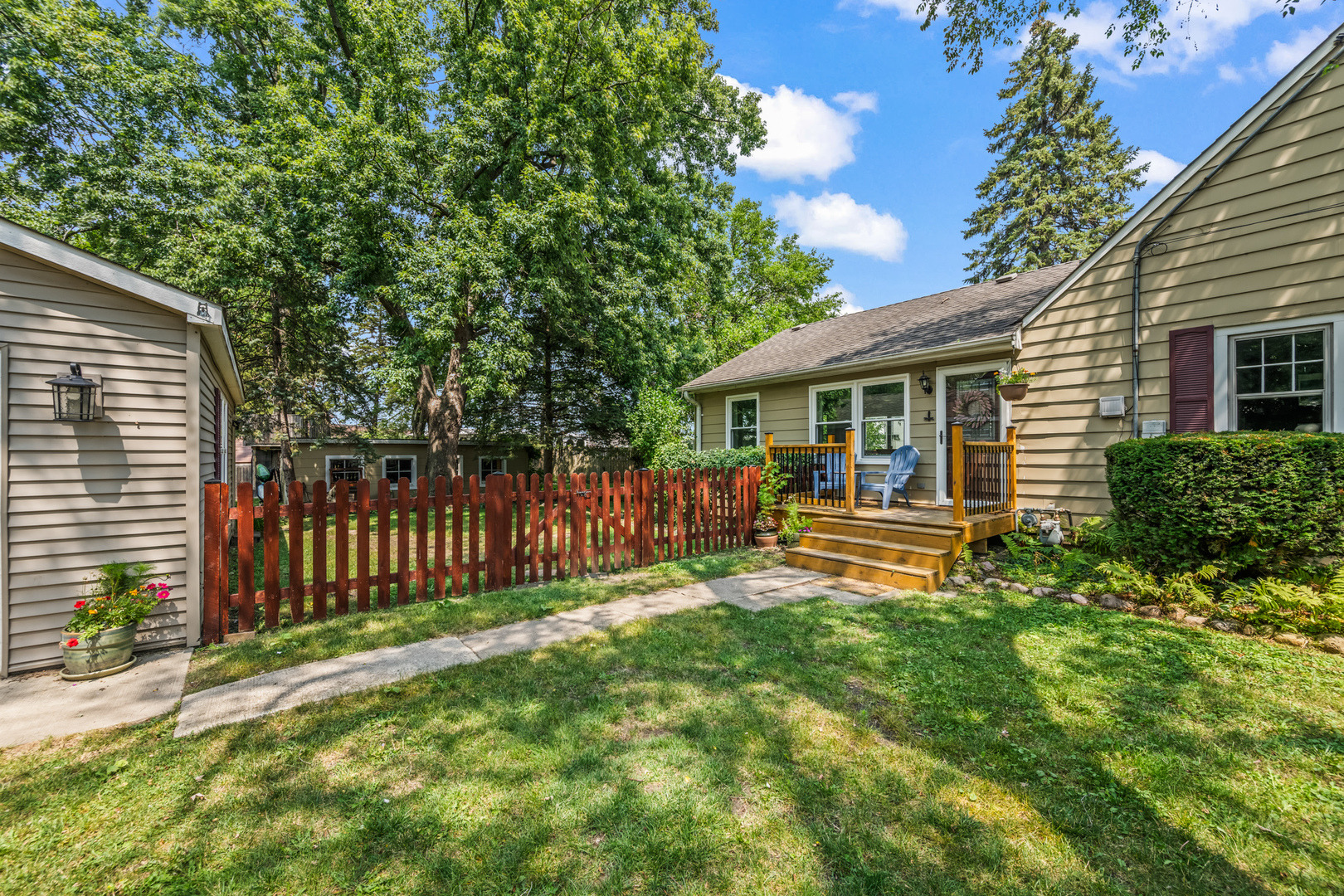 1504 E Olive Street, Arlington Heights, IL 60004