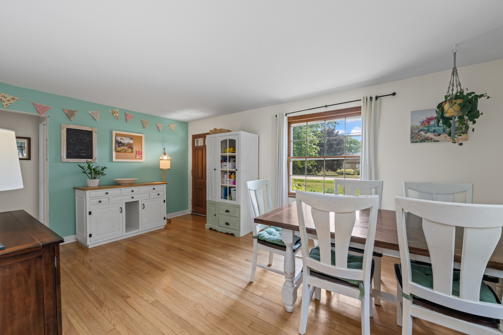 1504 E Olive Street, Arlington Heights, IL 60004